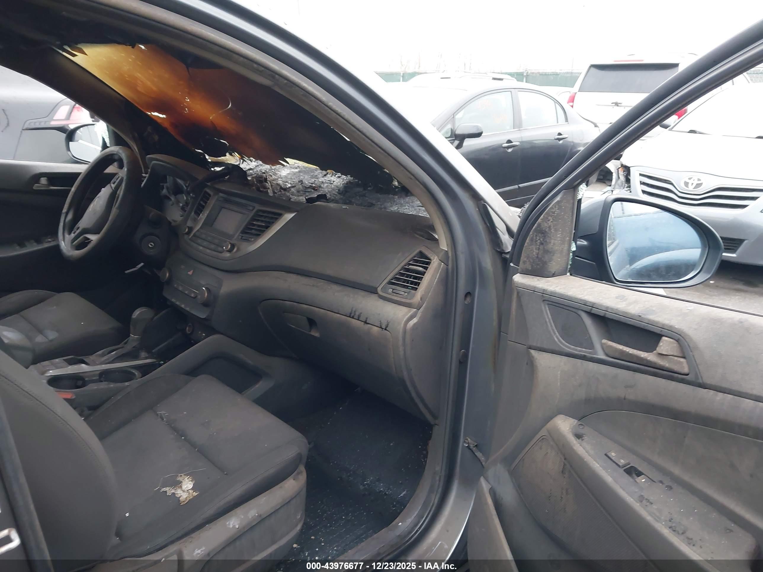 HYUNDAI TUCSON image 5