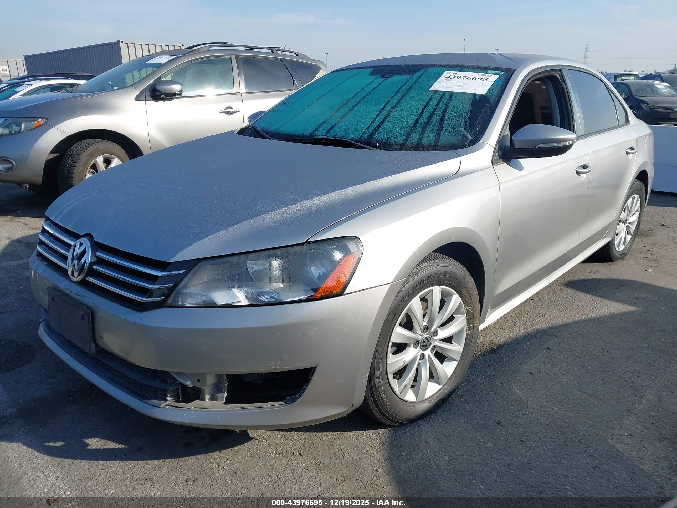 VOLKSWAGEN PASSAT image 2