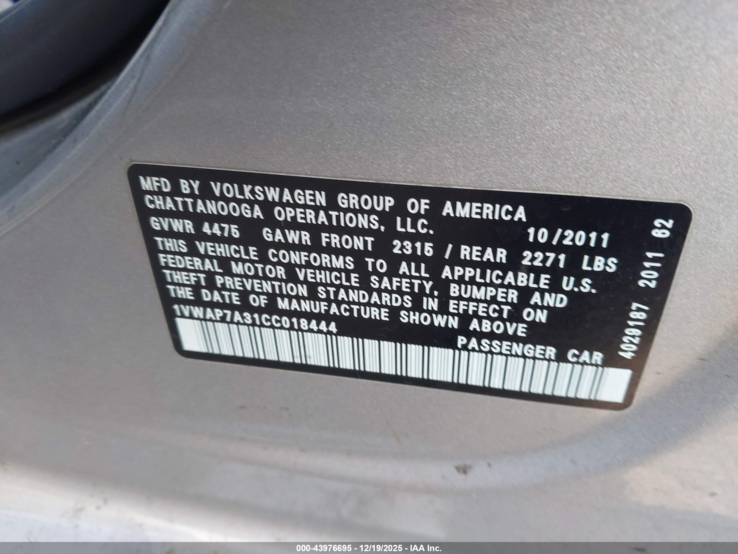 VOLKSWAGEN PASSAT image 9