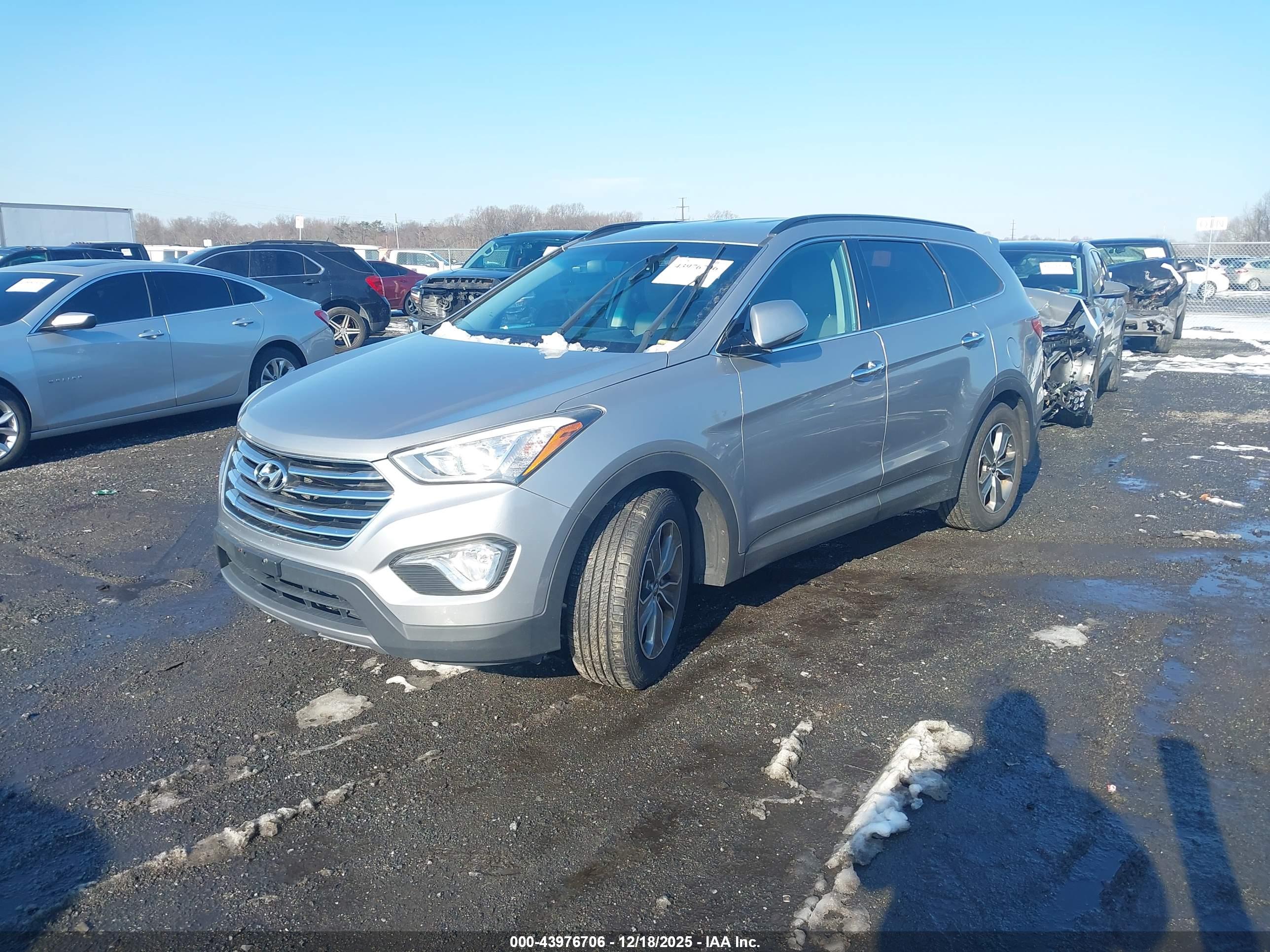 HYUNDAI SANTA image 2