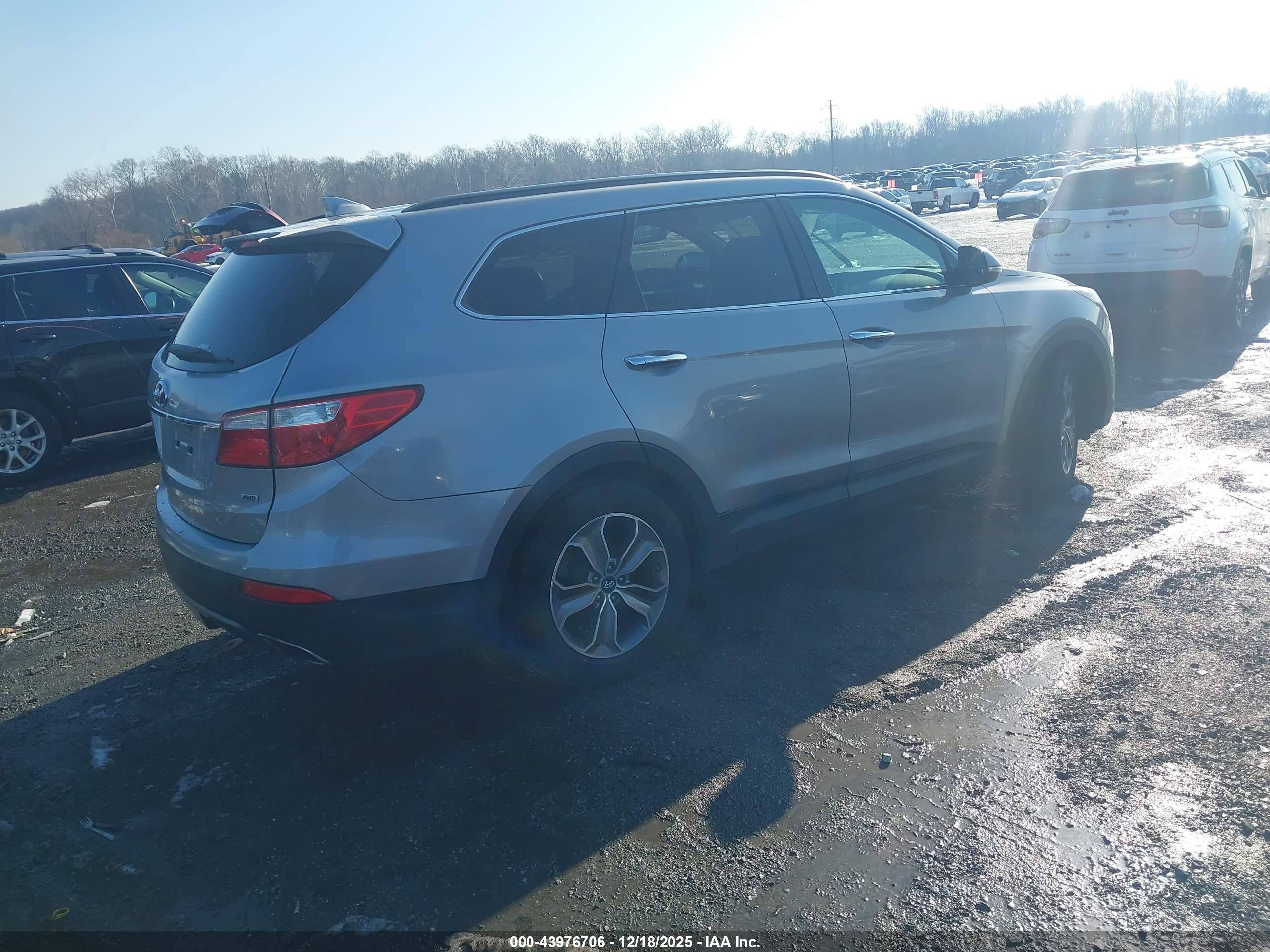 HYUNDAI SANTA image 4