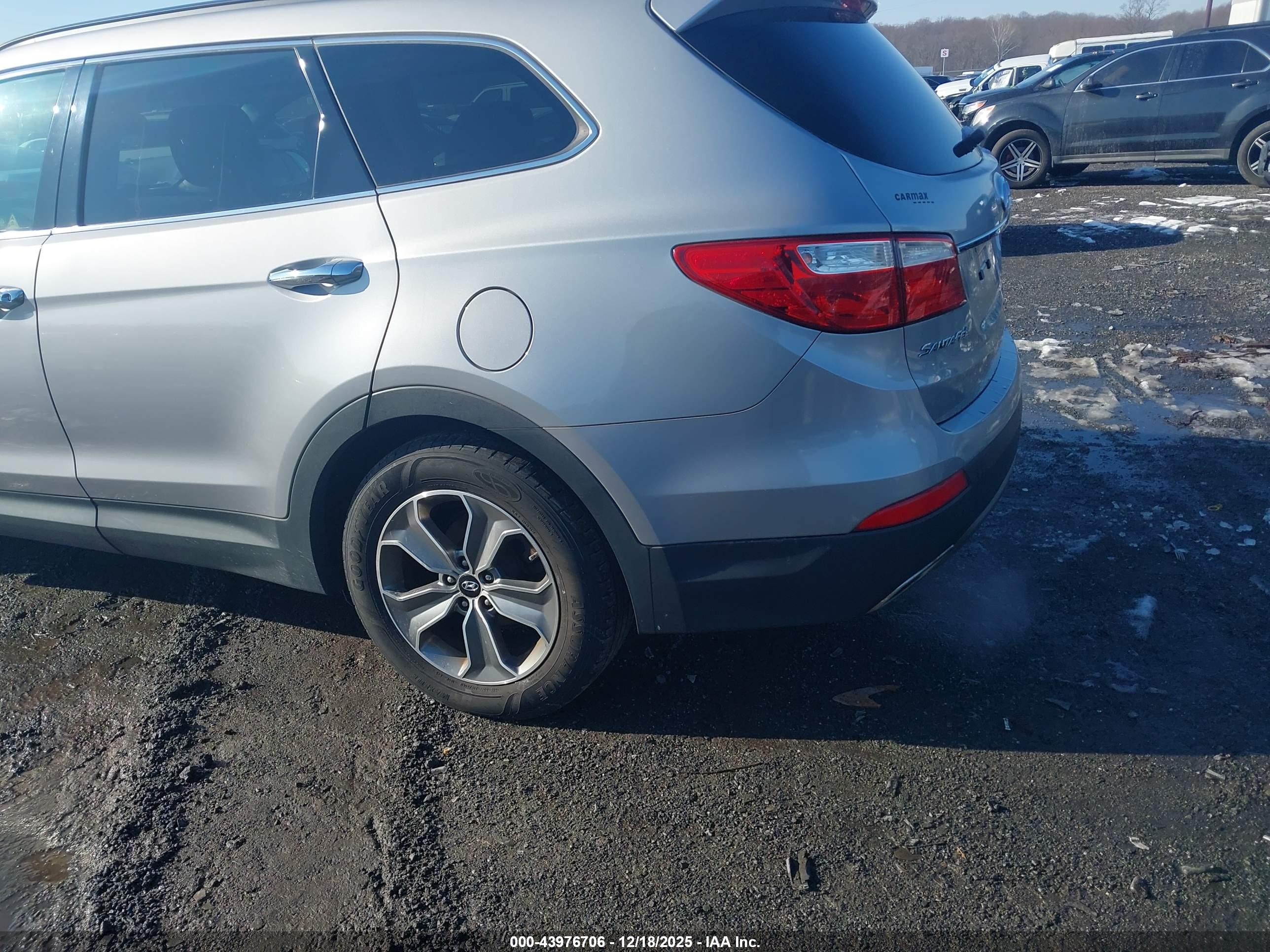 HYUNDAI SANTA image 6
