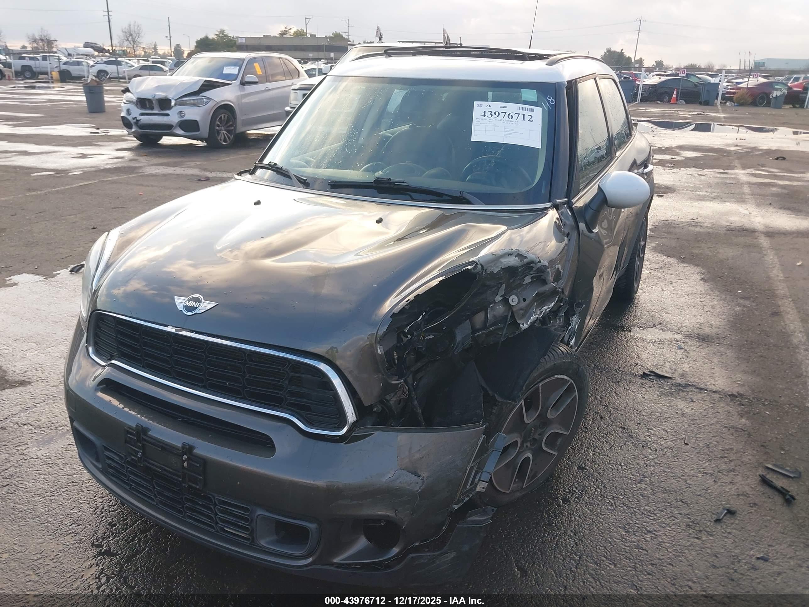 MINI COOPER image 2