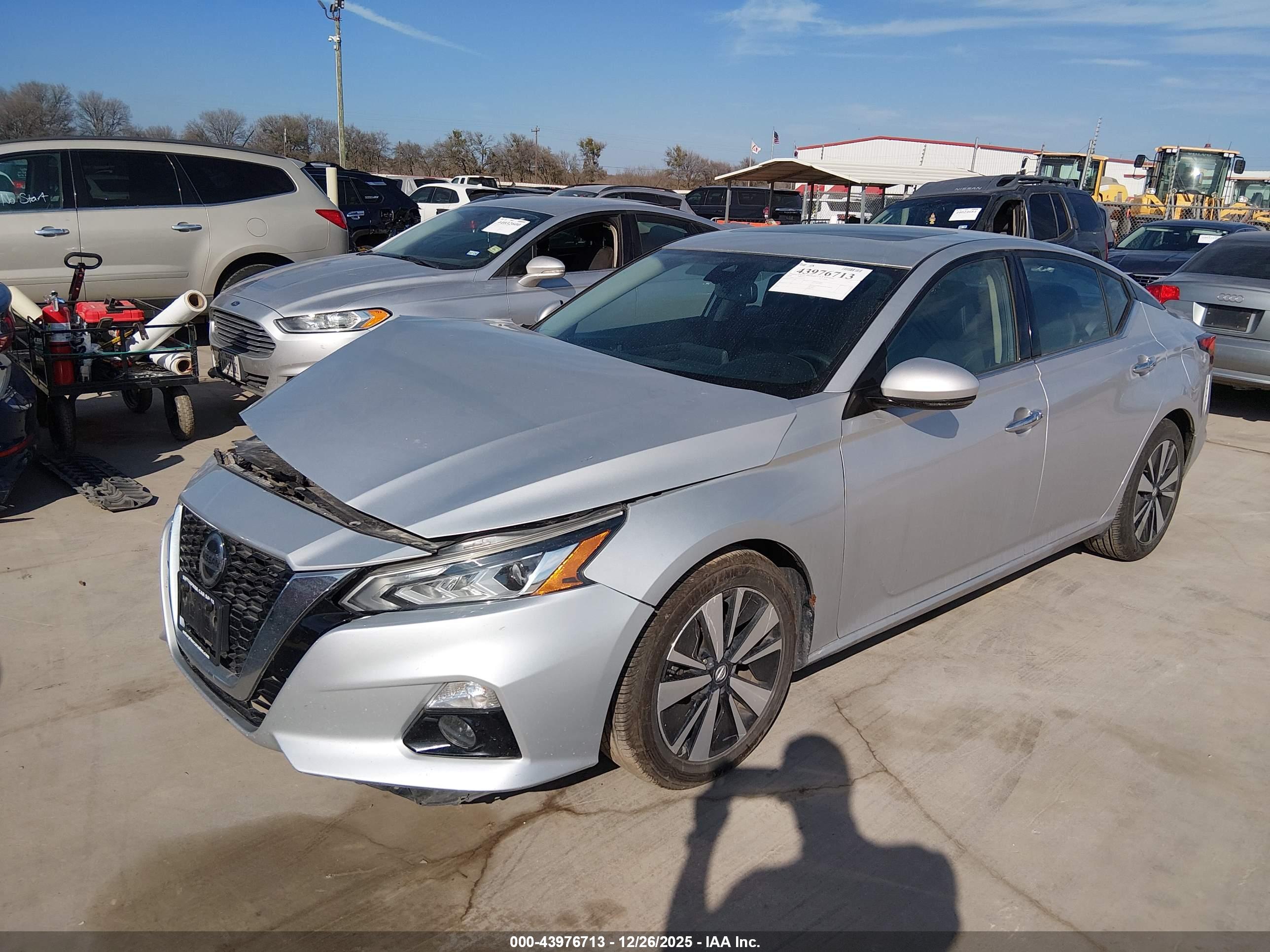 NISSAN ALTIMA image 2