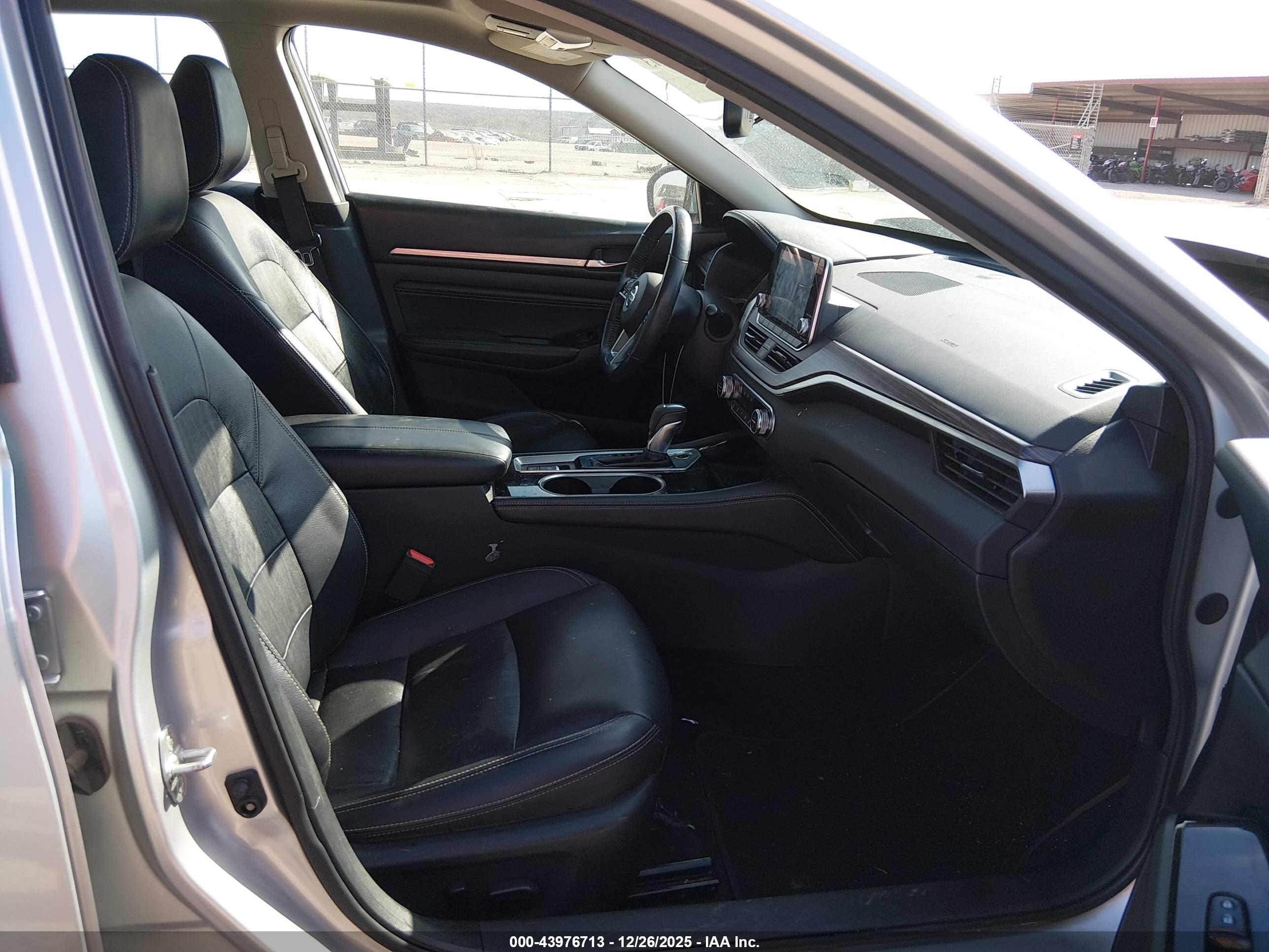 NISSAN ALTIMA image 5