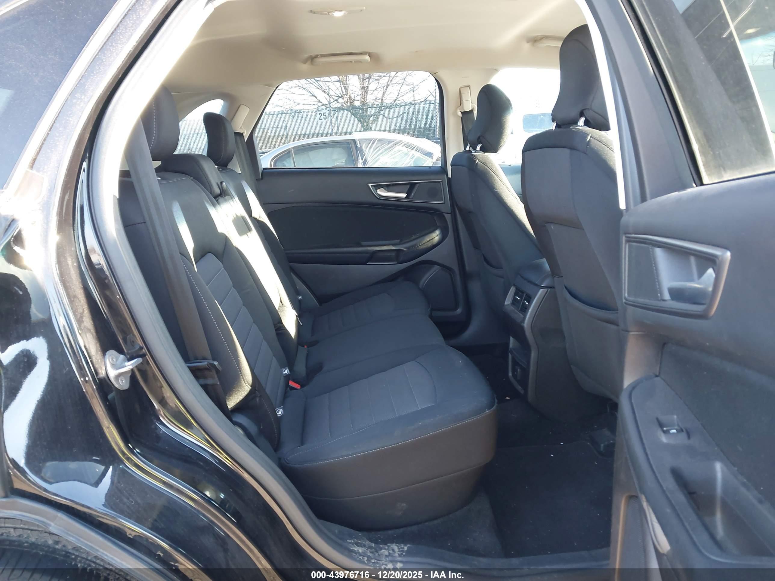 FORD EDGE image 8