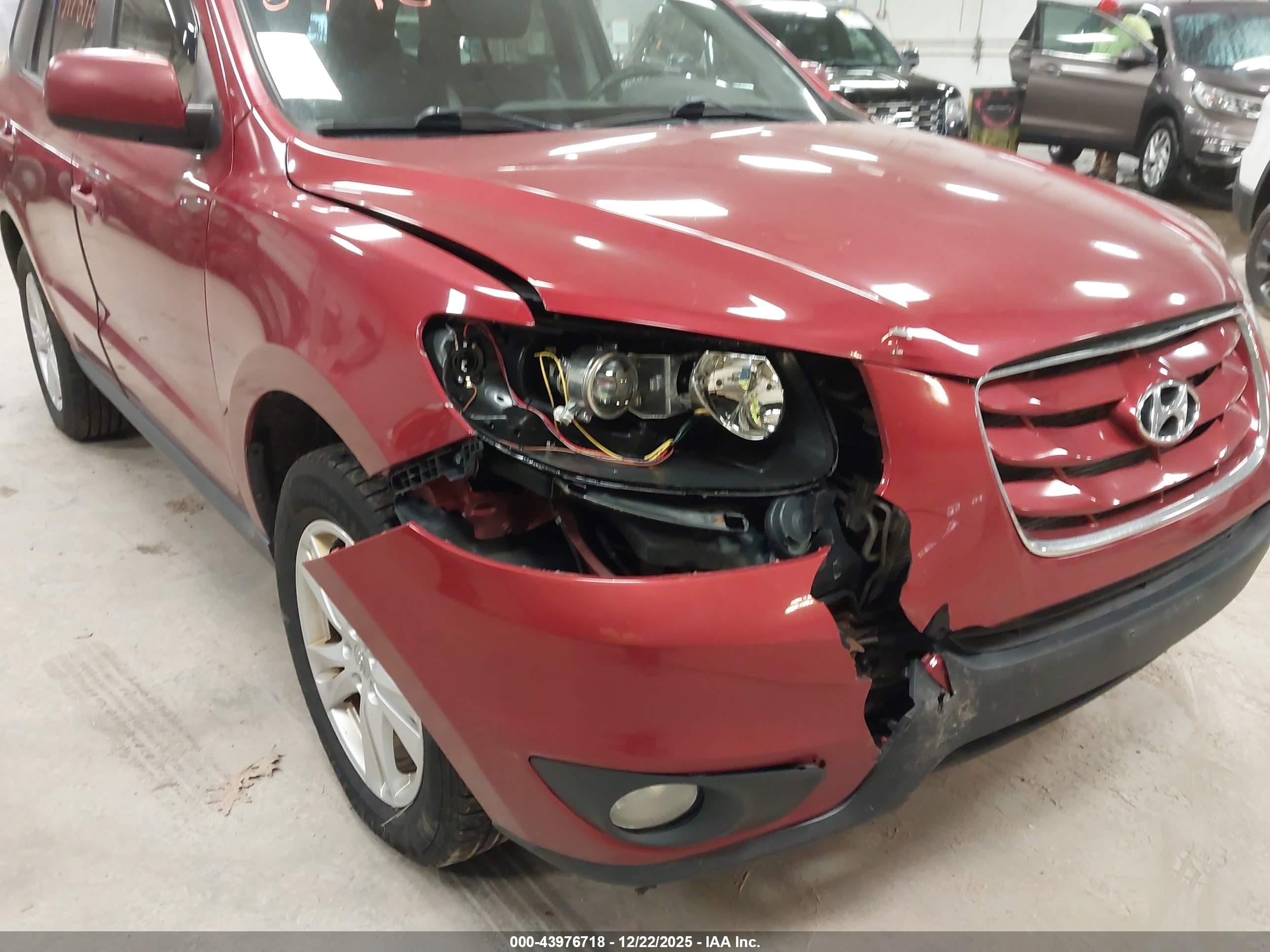 HYUNDAI SANTA image 6