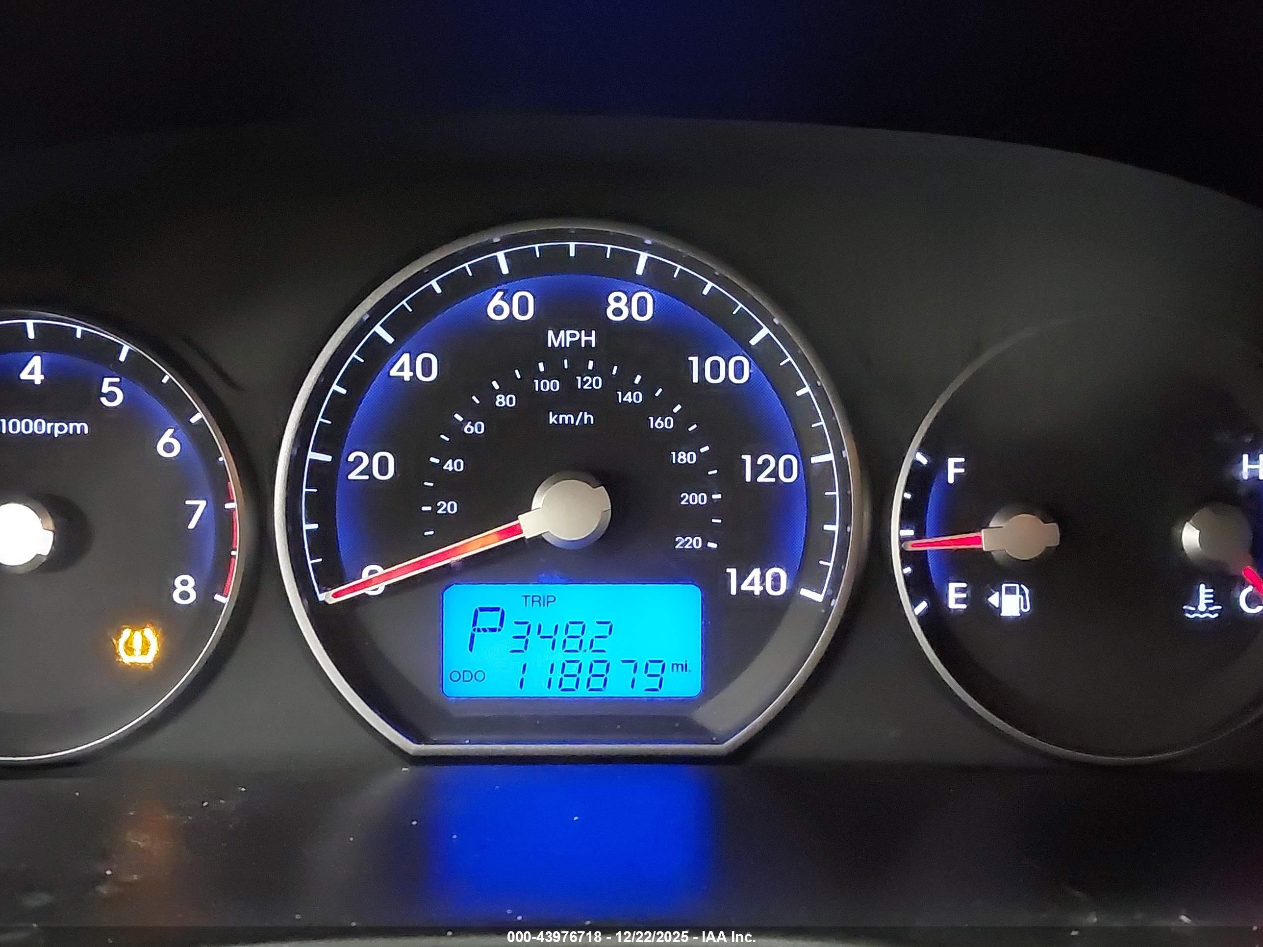 HYUNDAI SANTA image 7