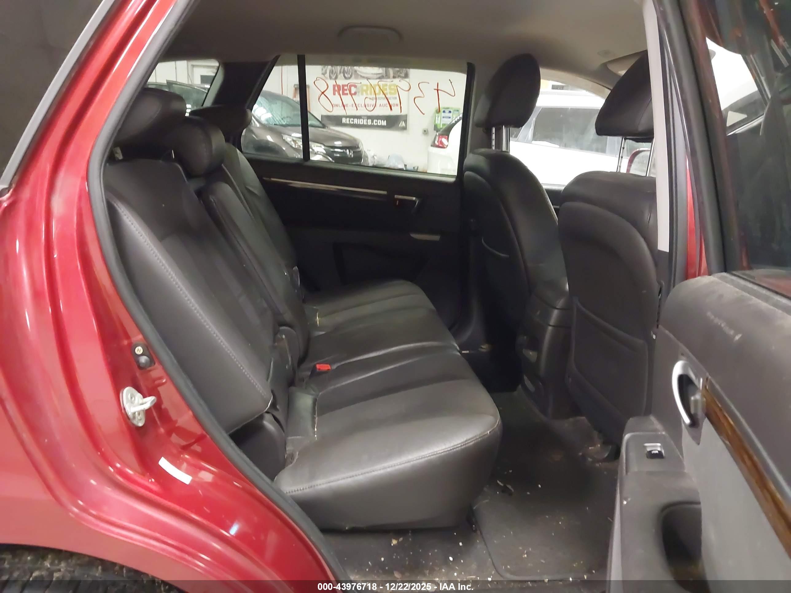 HYUNDAI SANTA image 8