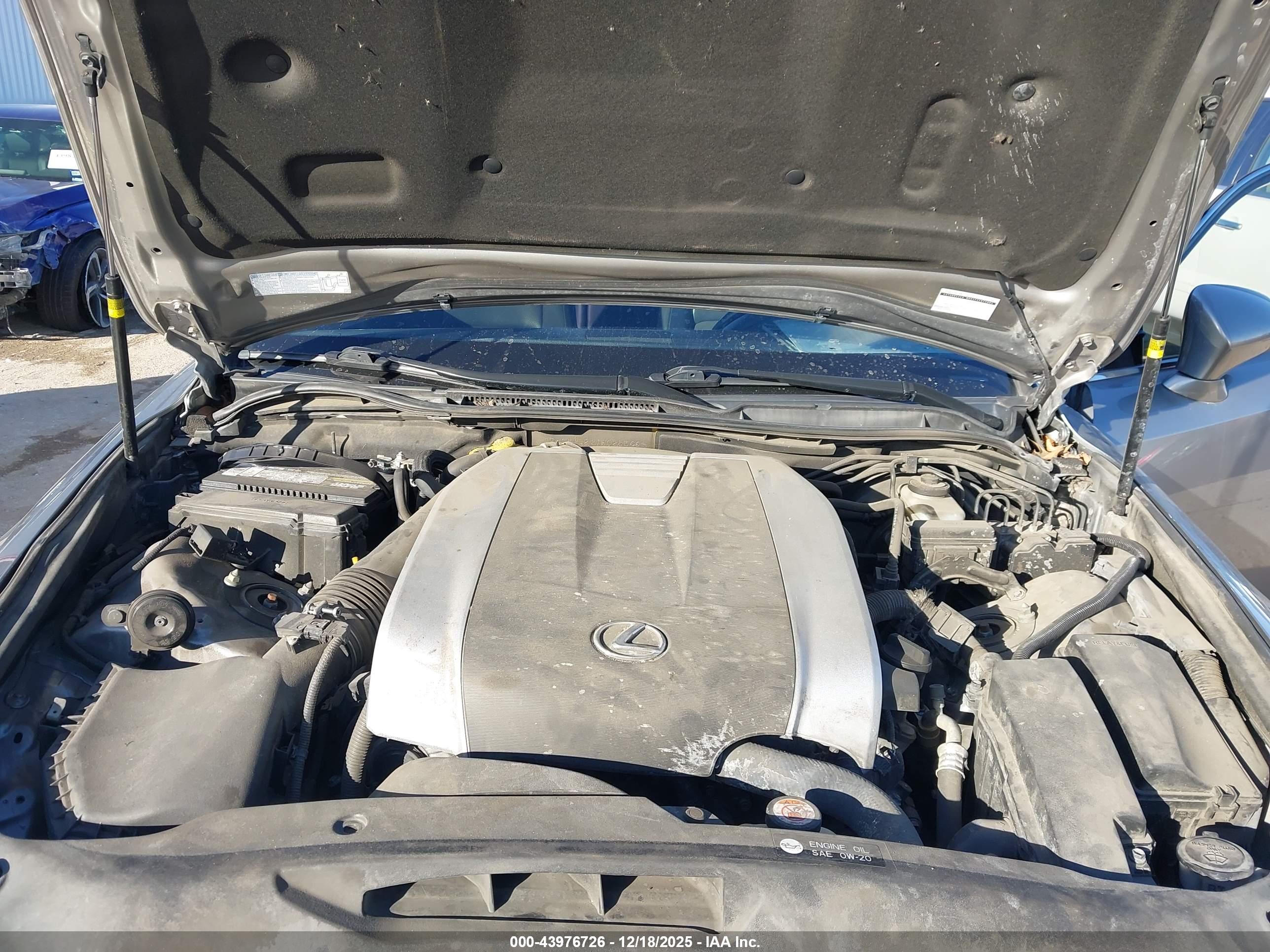 LEXUS IS image 10