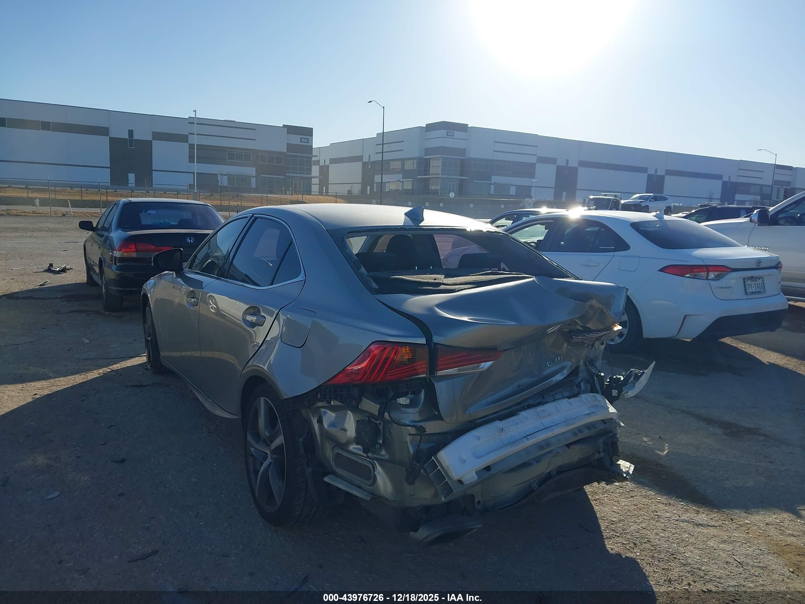 LEXUS IS image 3