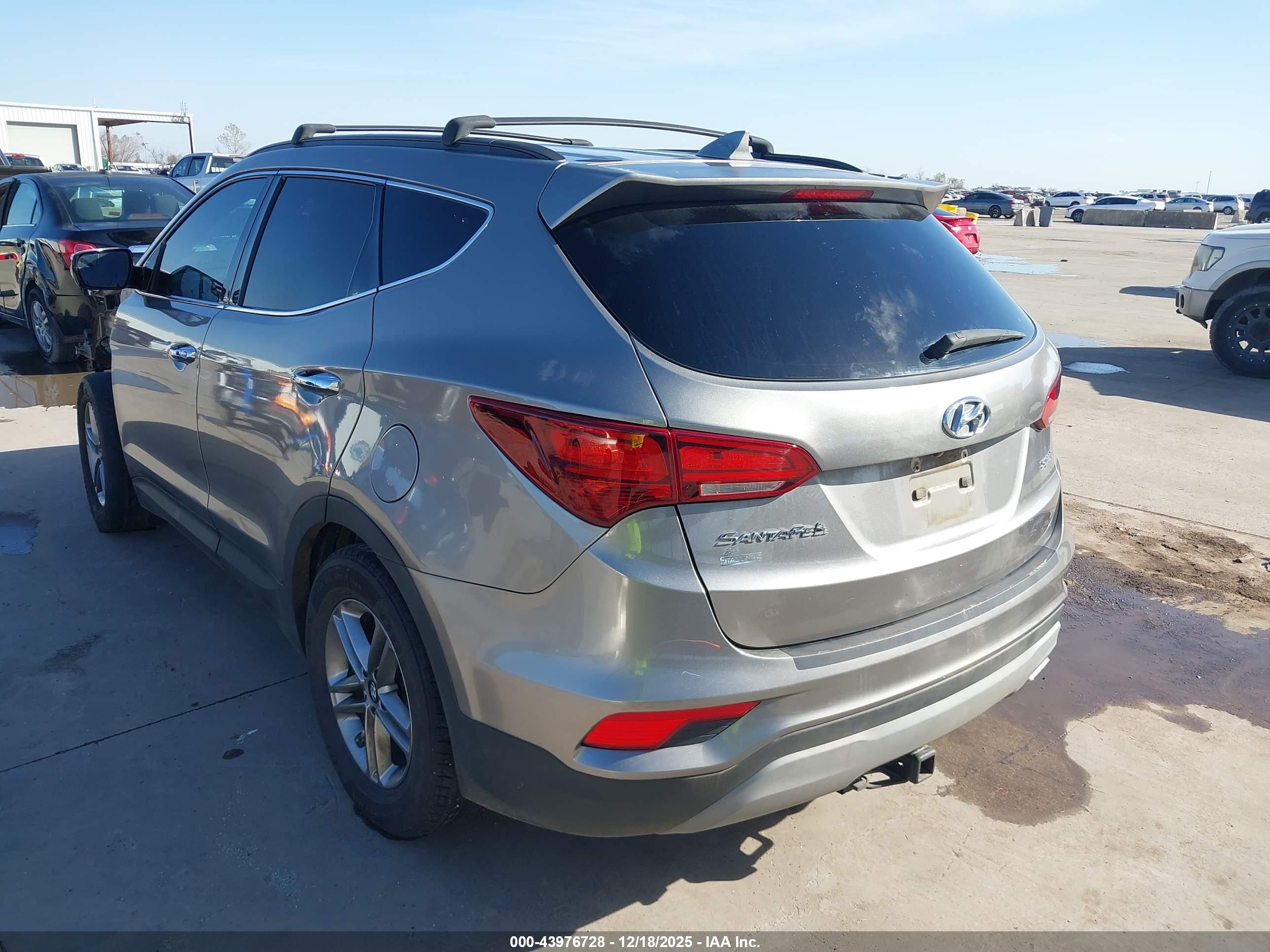 HYUNDAI SANTA image 3