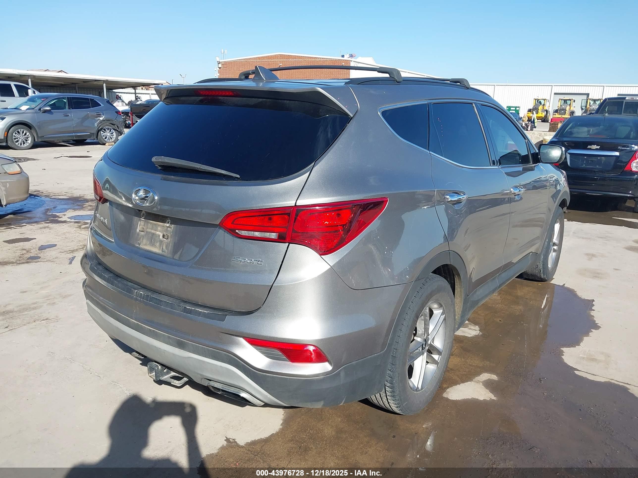 HYUNDAI SANTA image 4