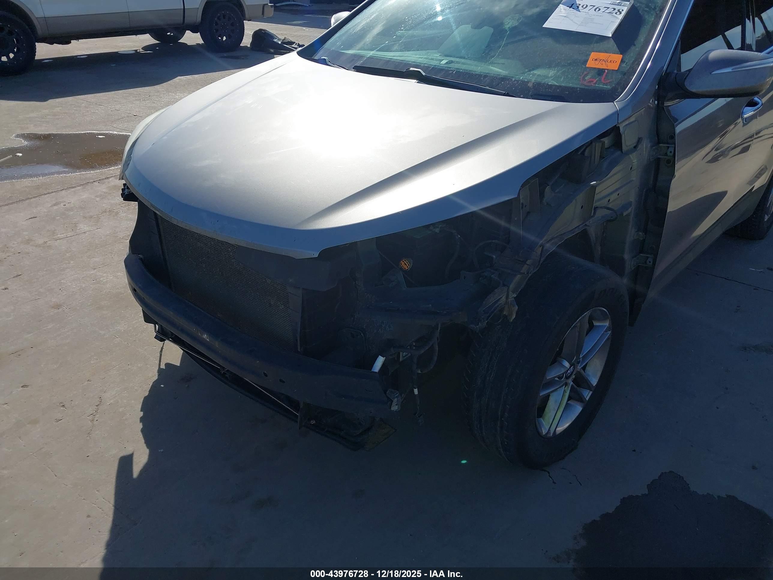 HYUNDAI SANTA image 6