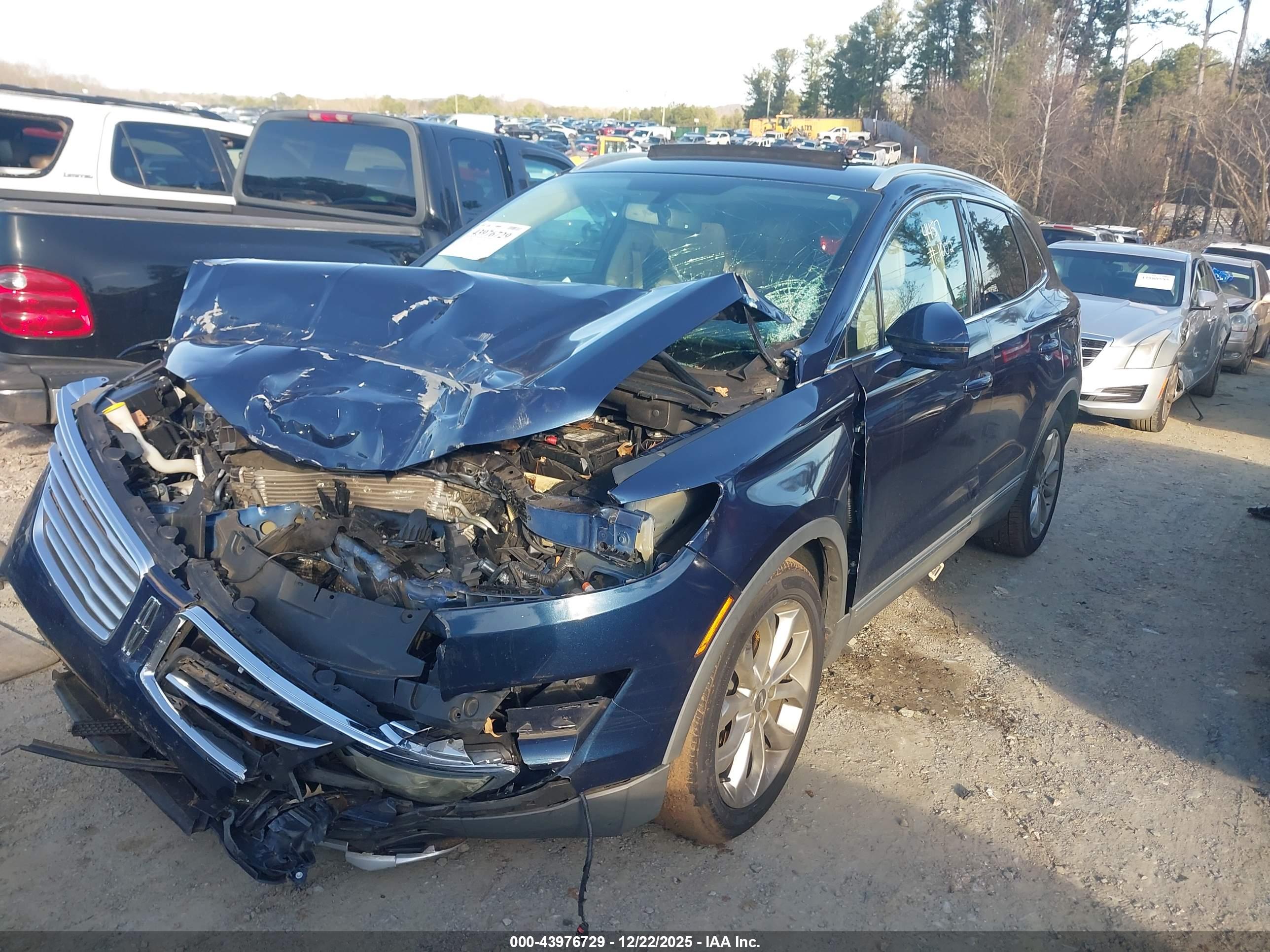 LINCOLN MKC image 2