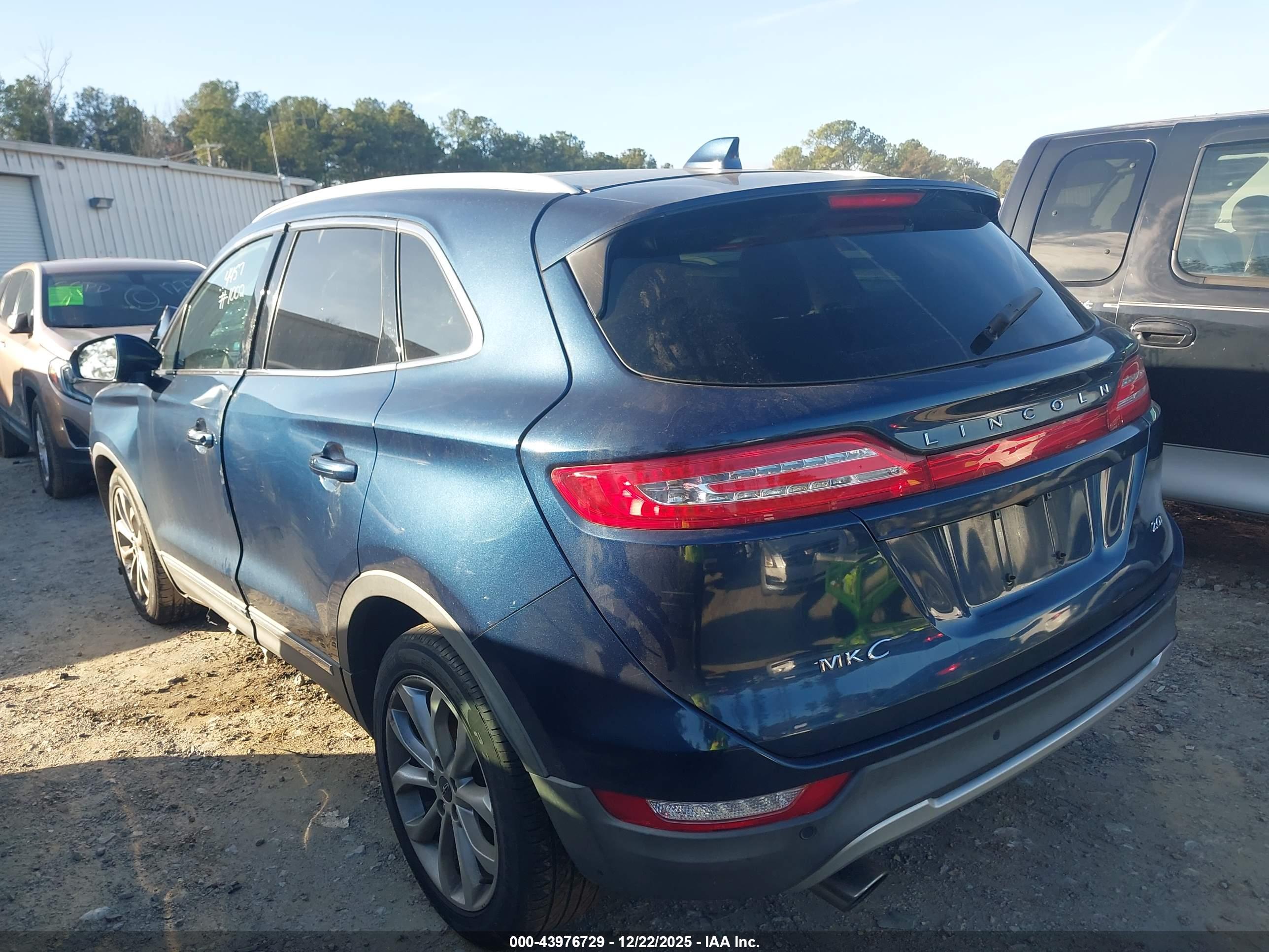 LINCOLN MKC image 3