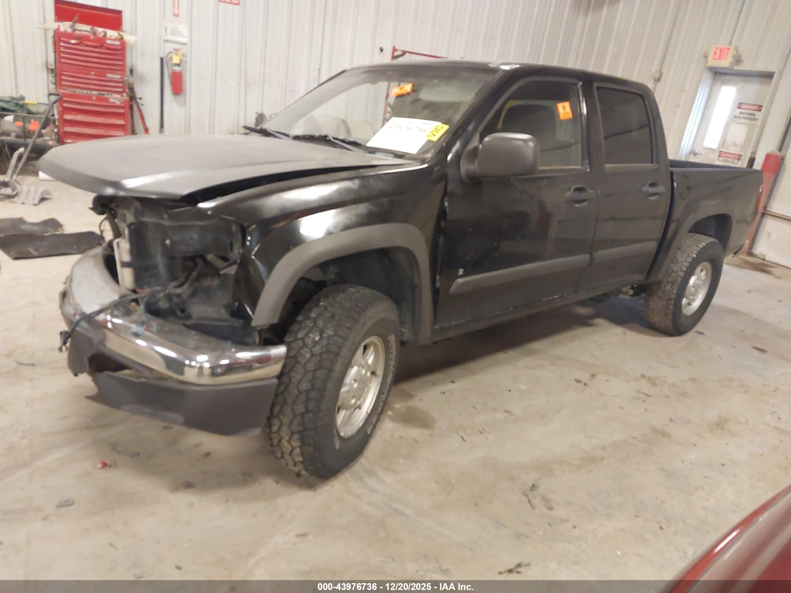 CHEVROLET COLORADO image 2