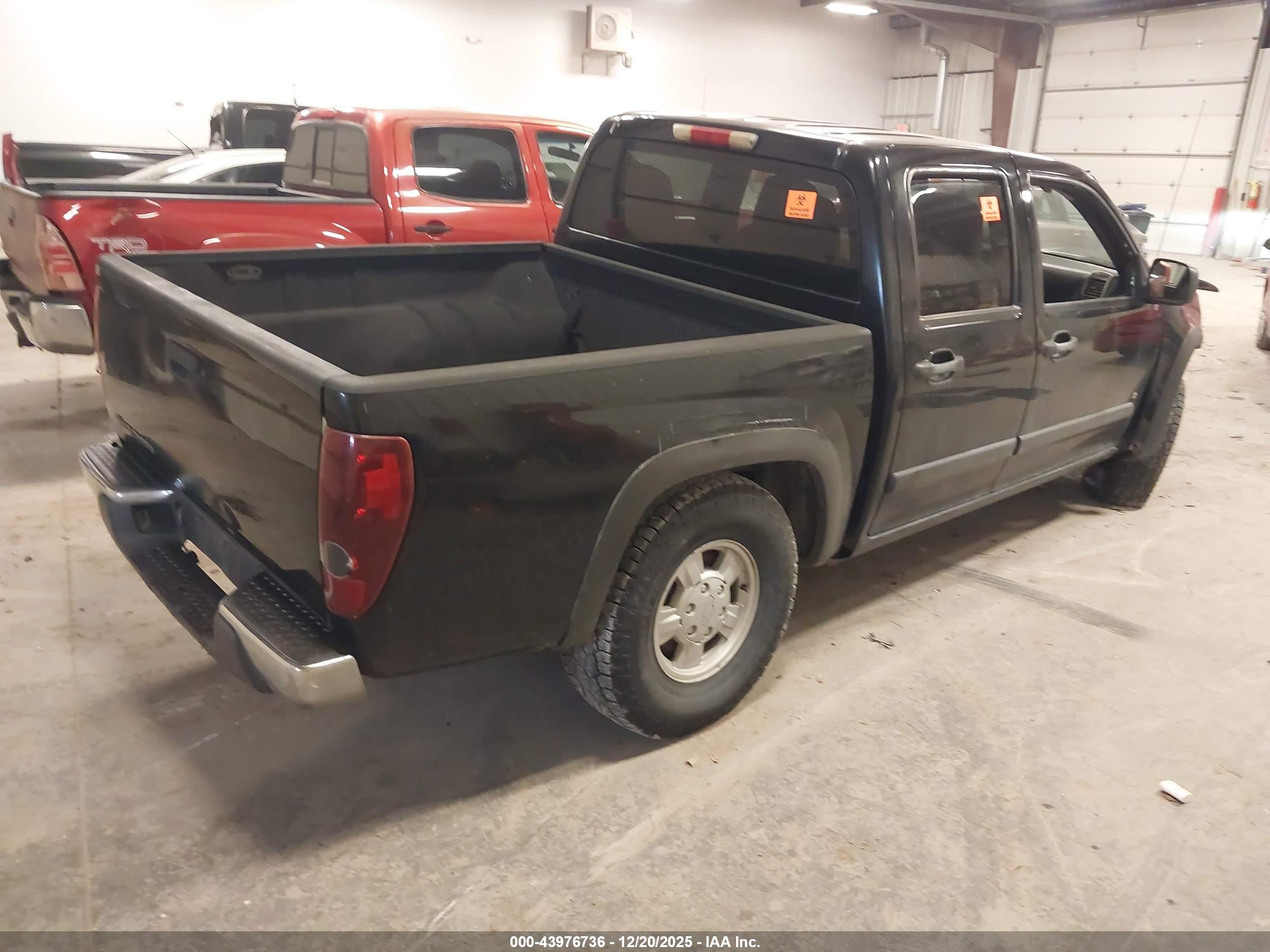 CHEVROLET COLORADO image 4