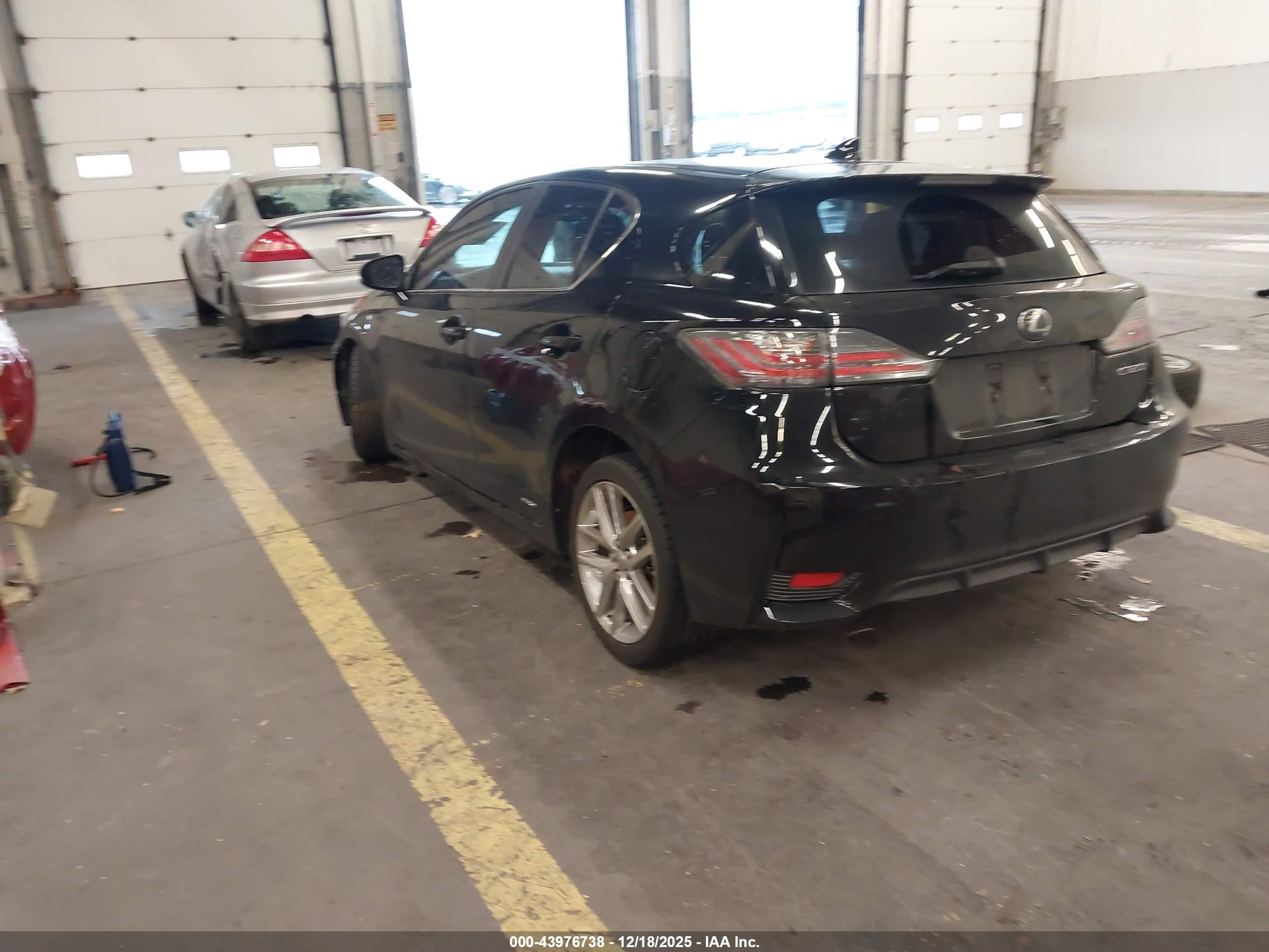 LEXUS CT image 3