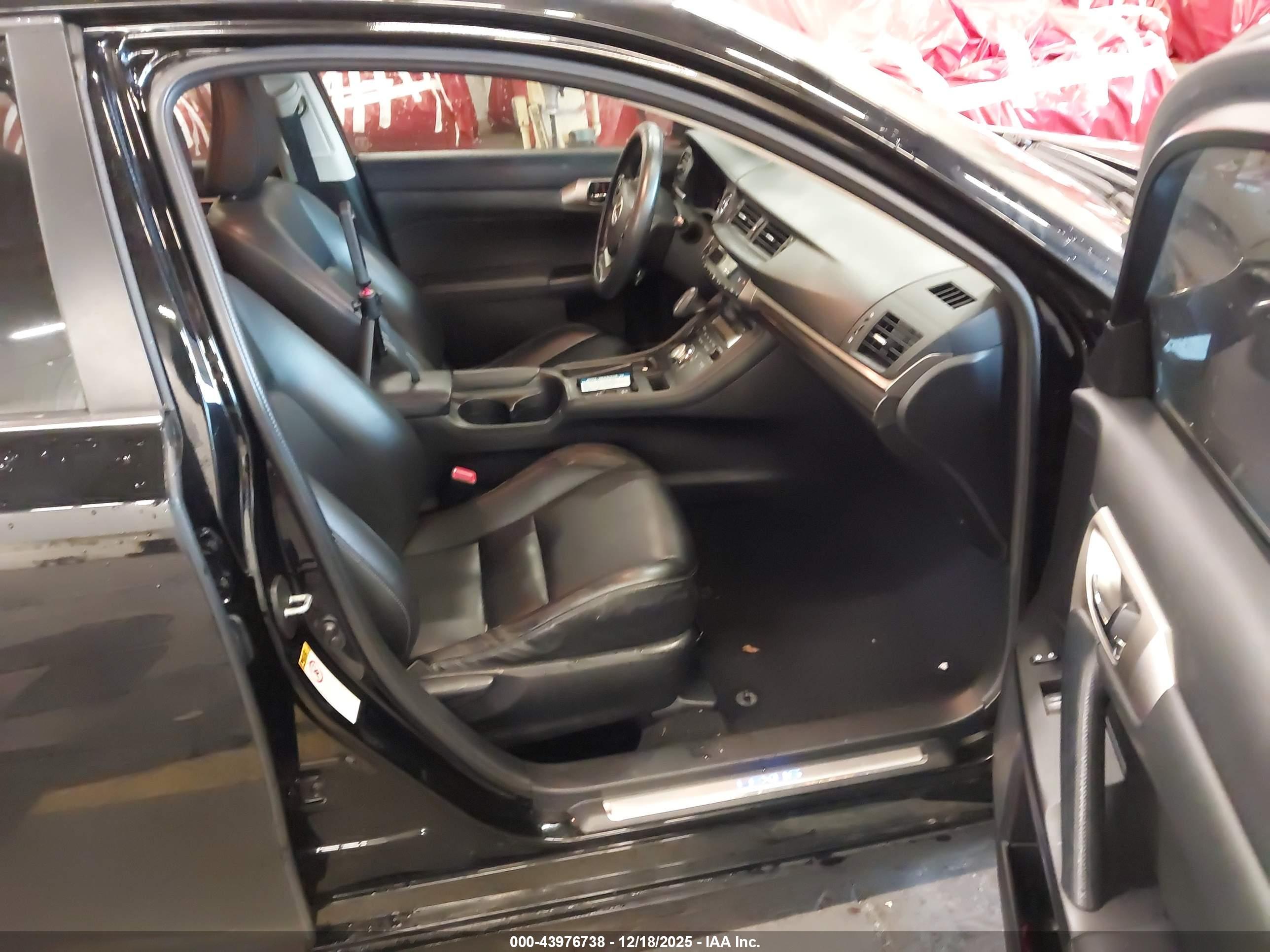 LEXUS CT image 5