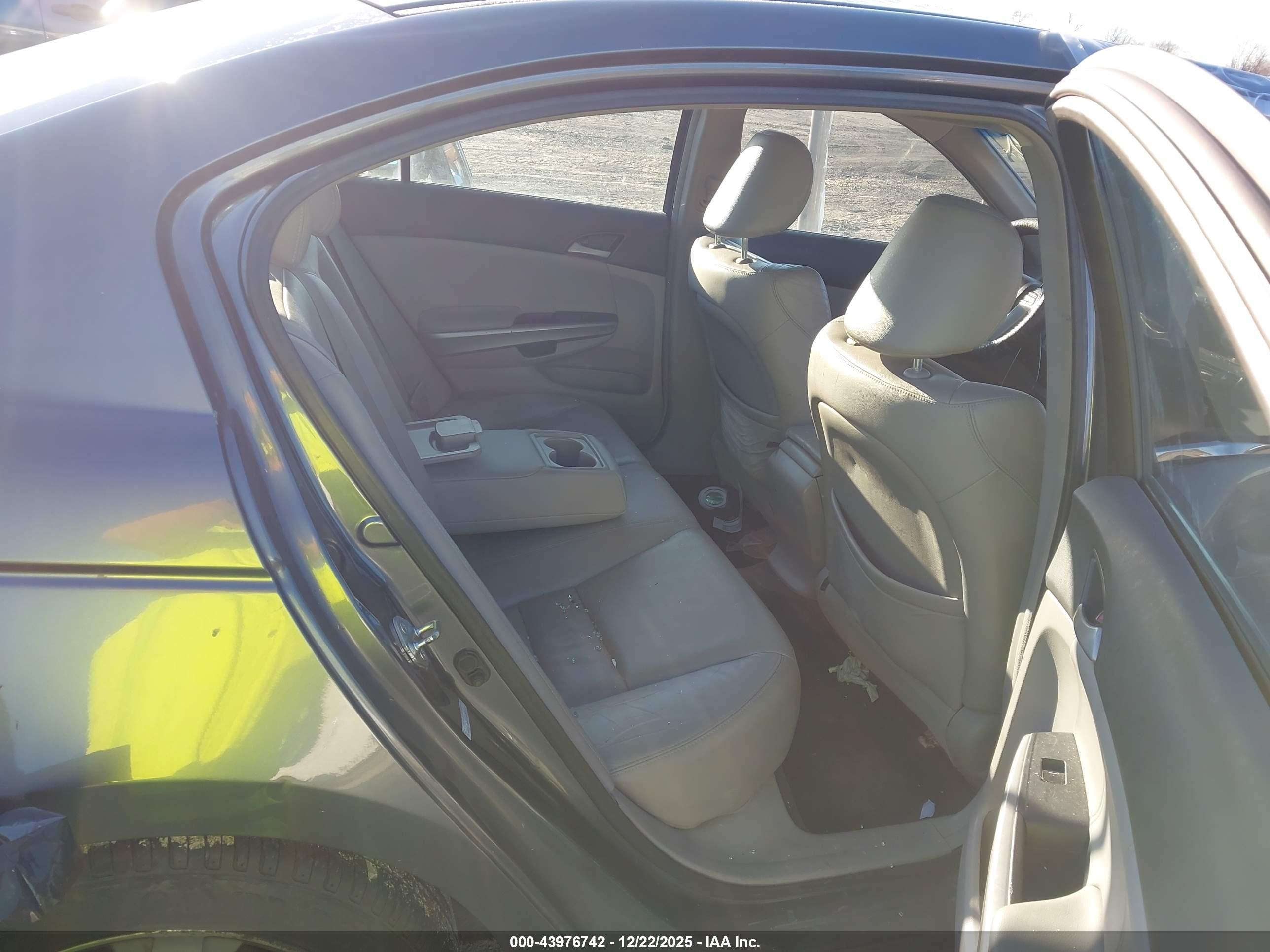 HONDA ACCORD image 8