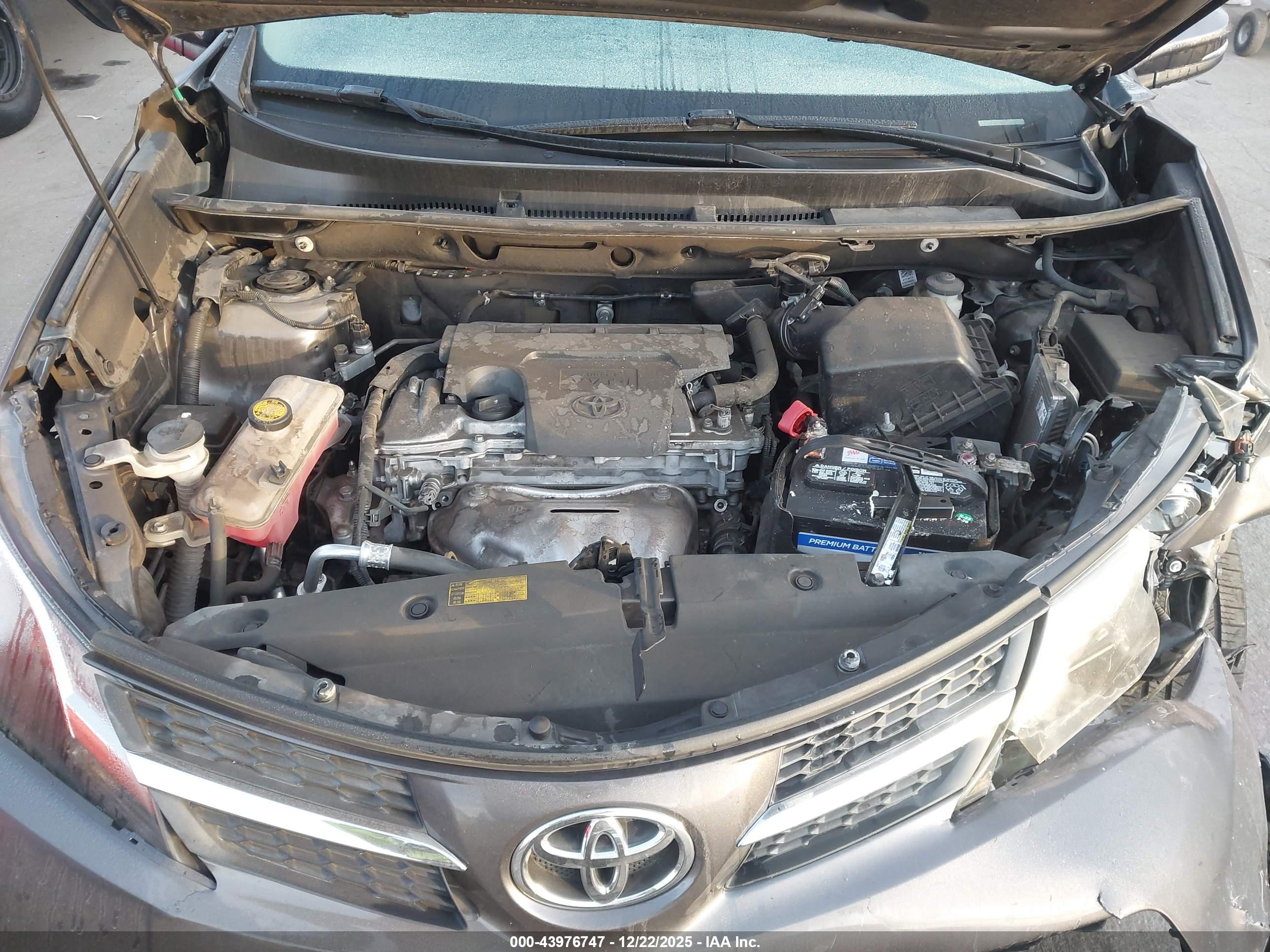 TOYOTA RAV4 image 10