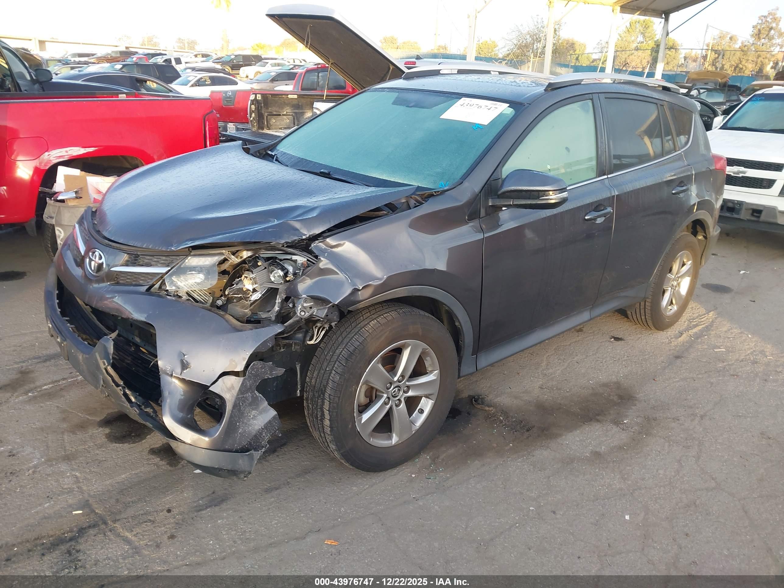 TOYOTA RAV4 image 2