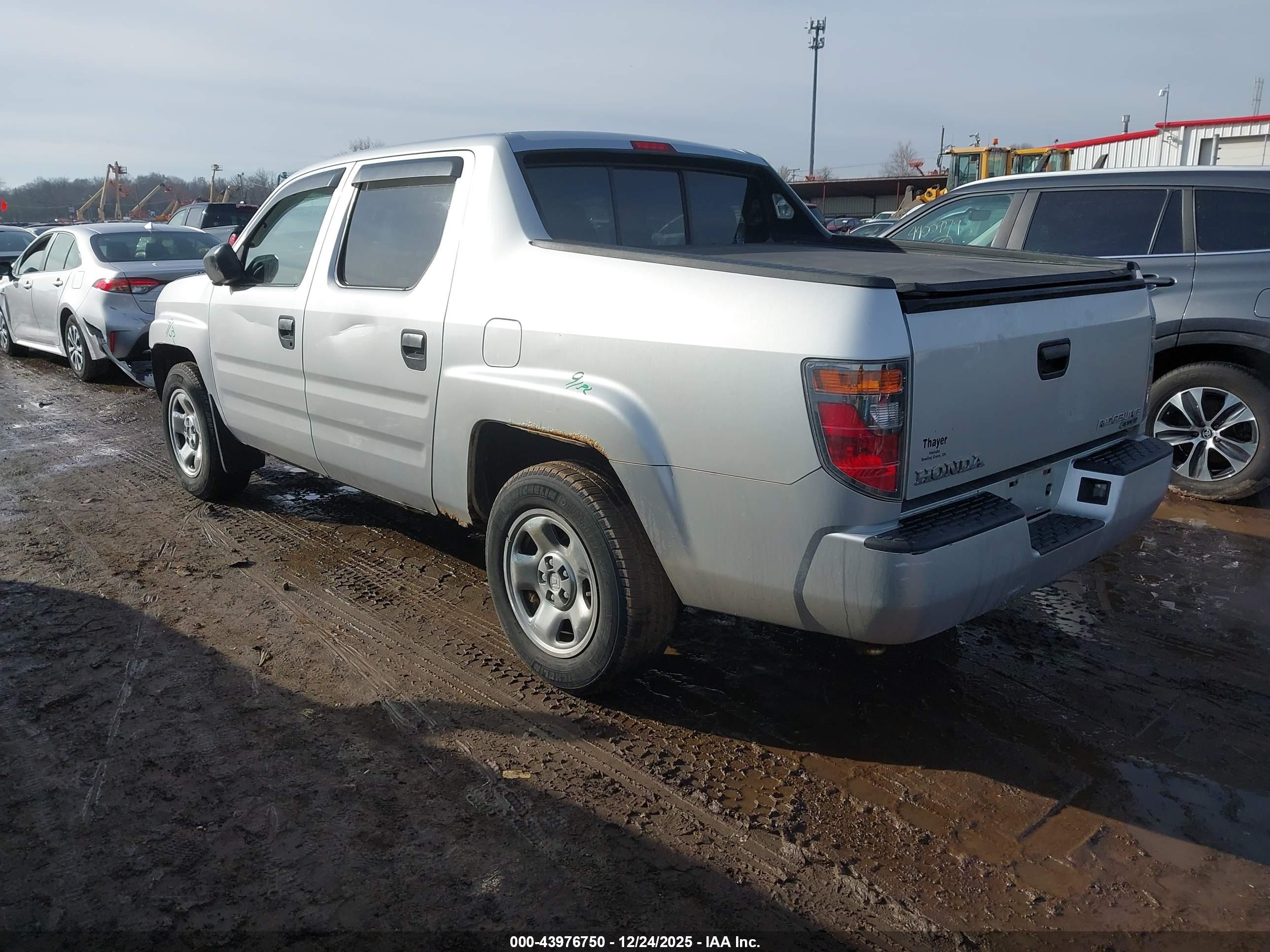 HONDA RIDGELINE image 3