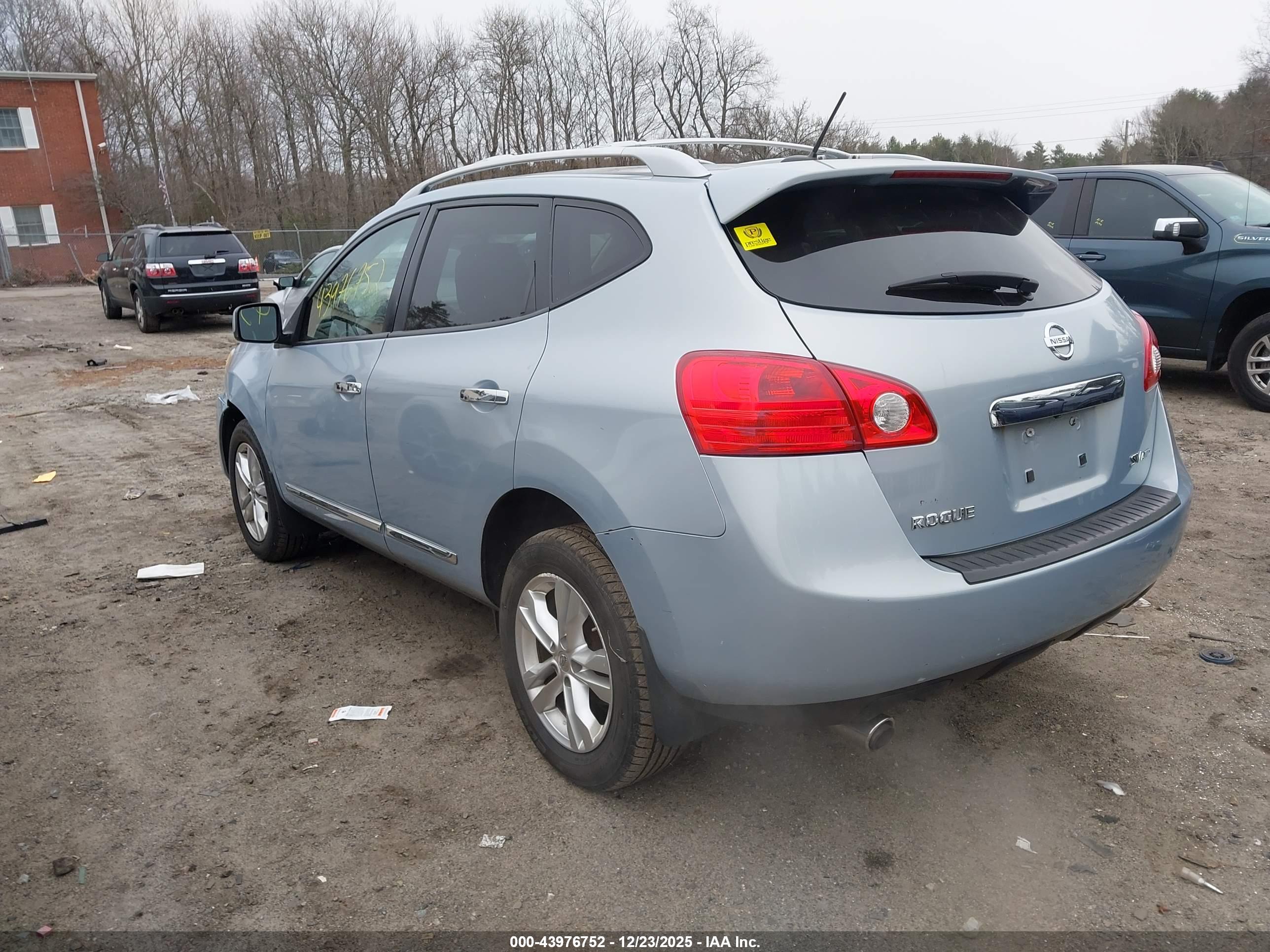 NISSAN ROGUE image 3