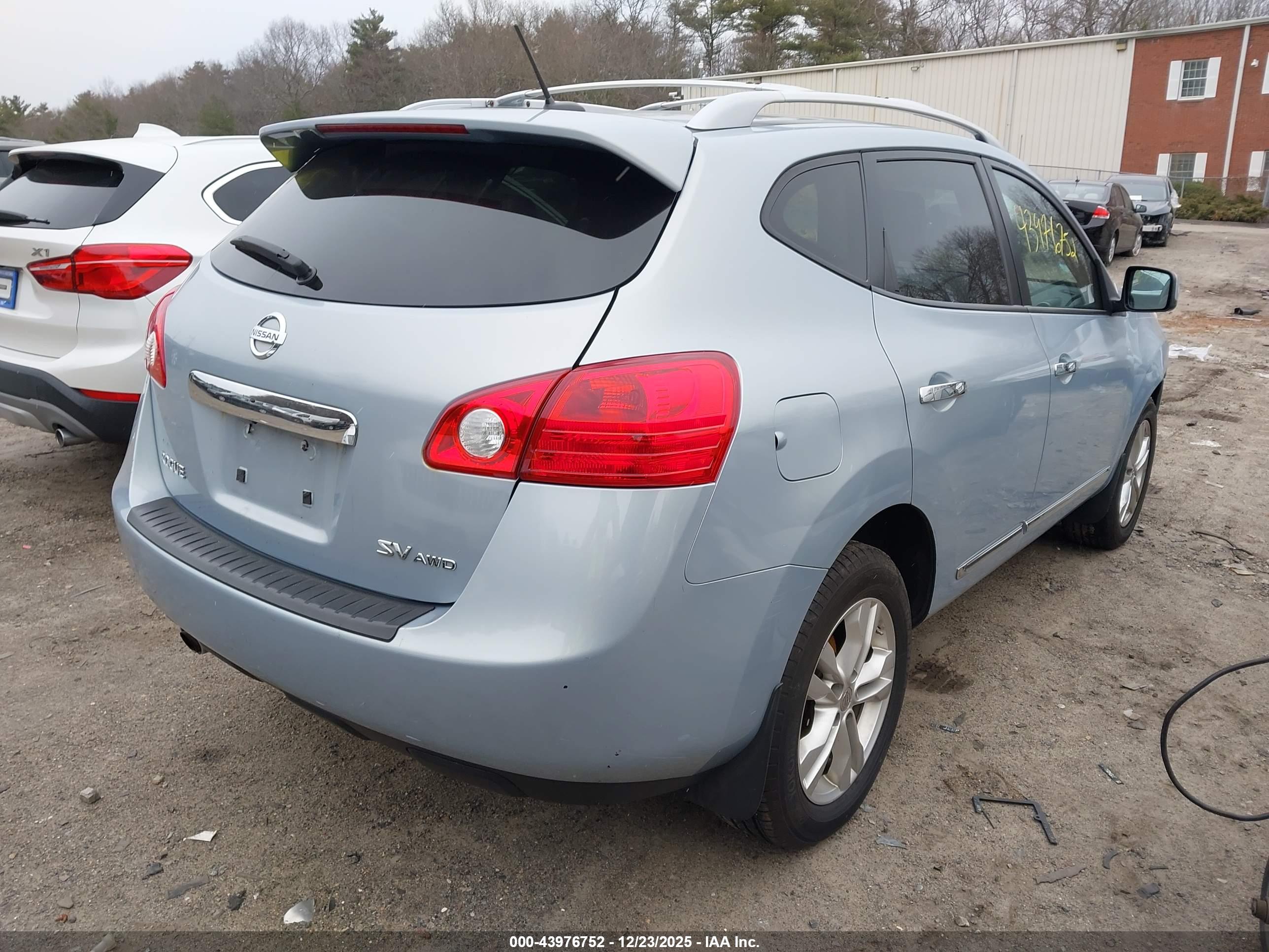NISSAN ROGUE image 4
