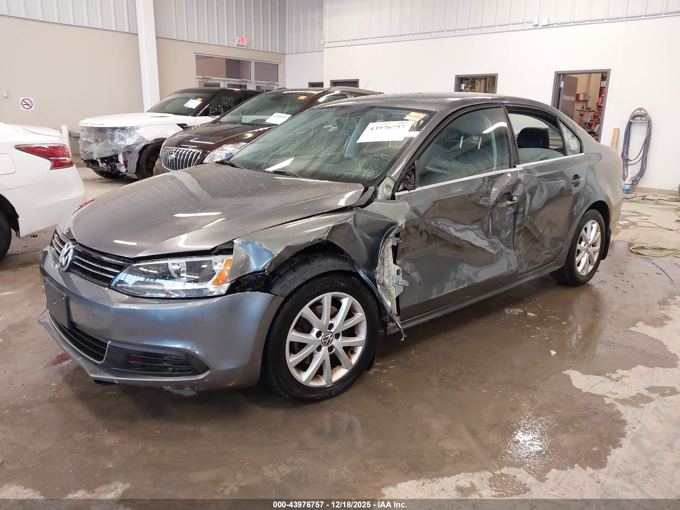 VOLKSWAGEN JETTA image 2