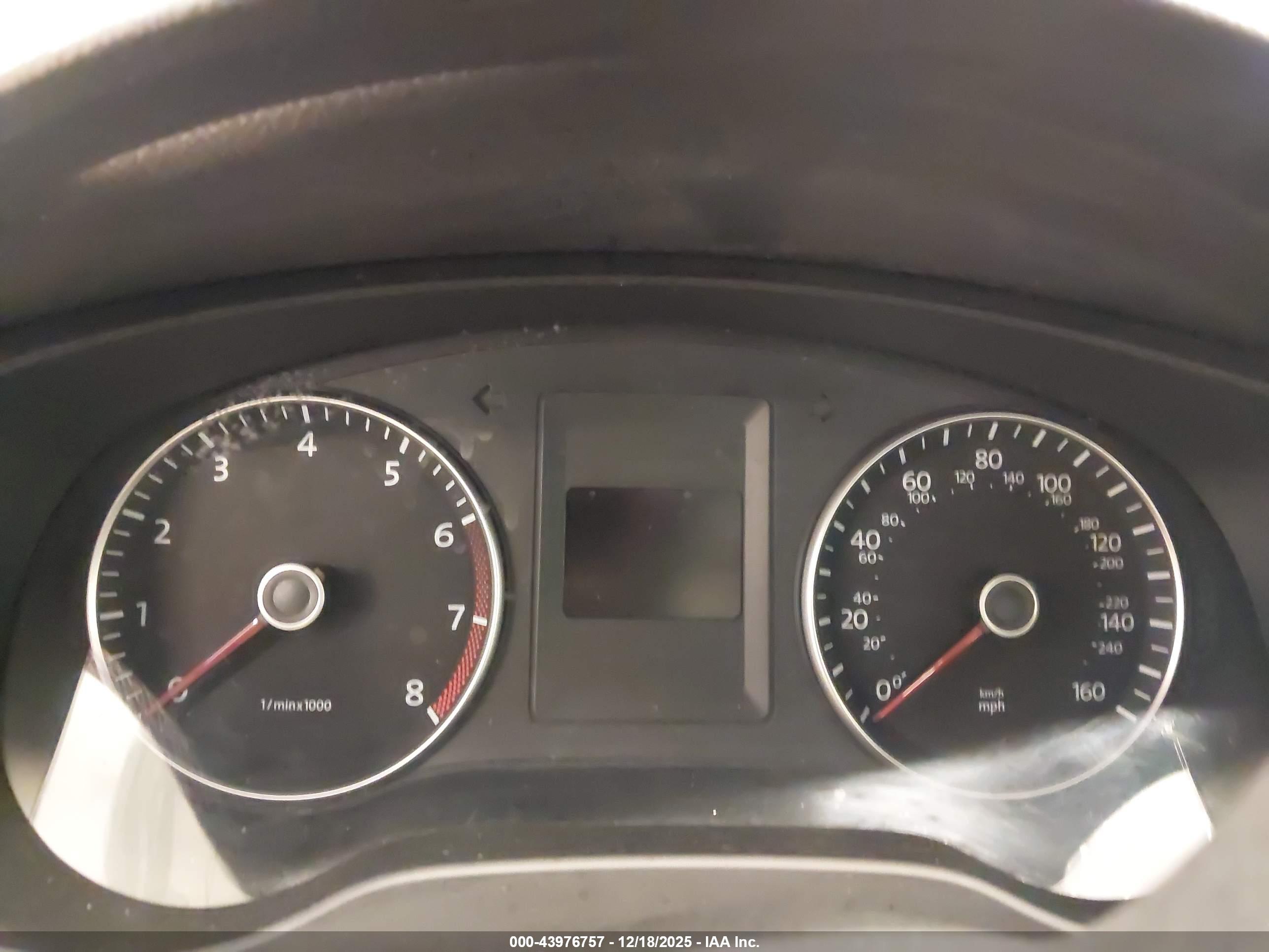 VOLKSWAGEN JETTA image 7
