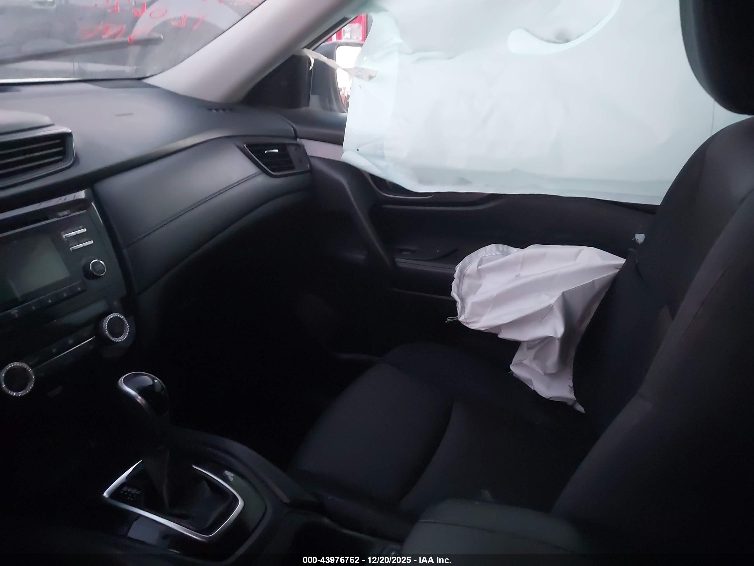 NISSAN ROGUE image 5