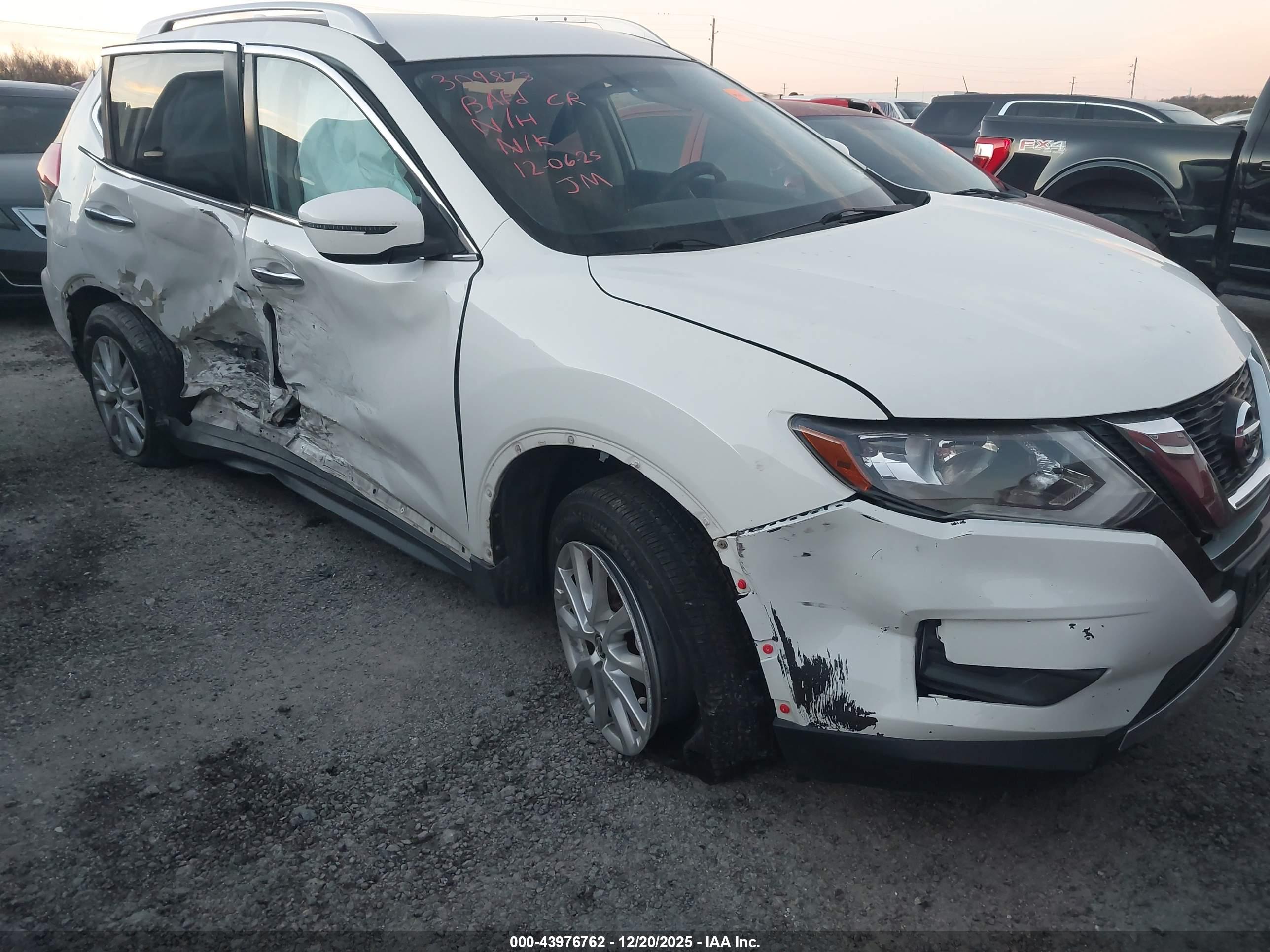 NISSAN ROGUE image 6