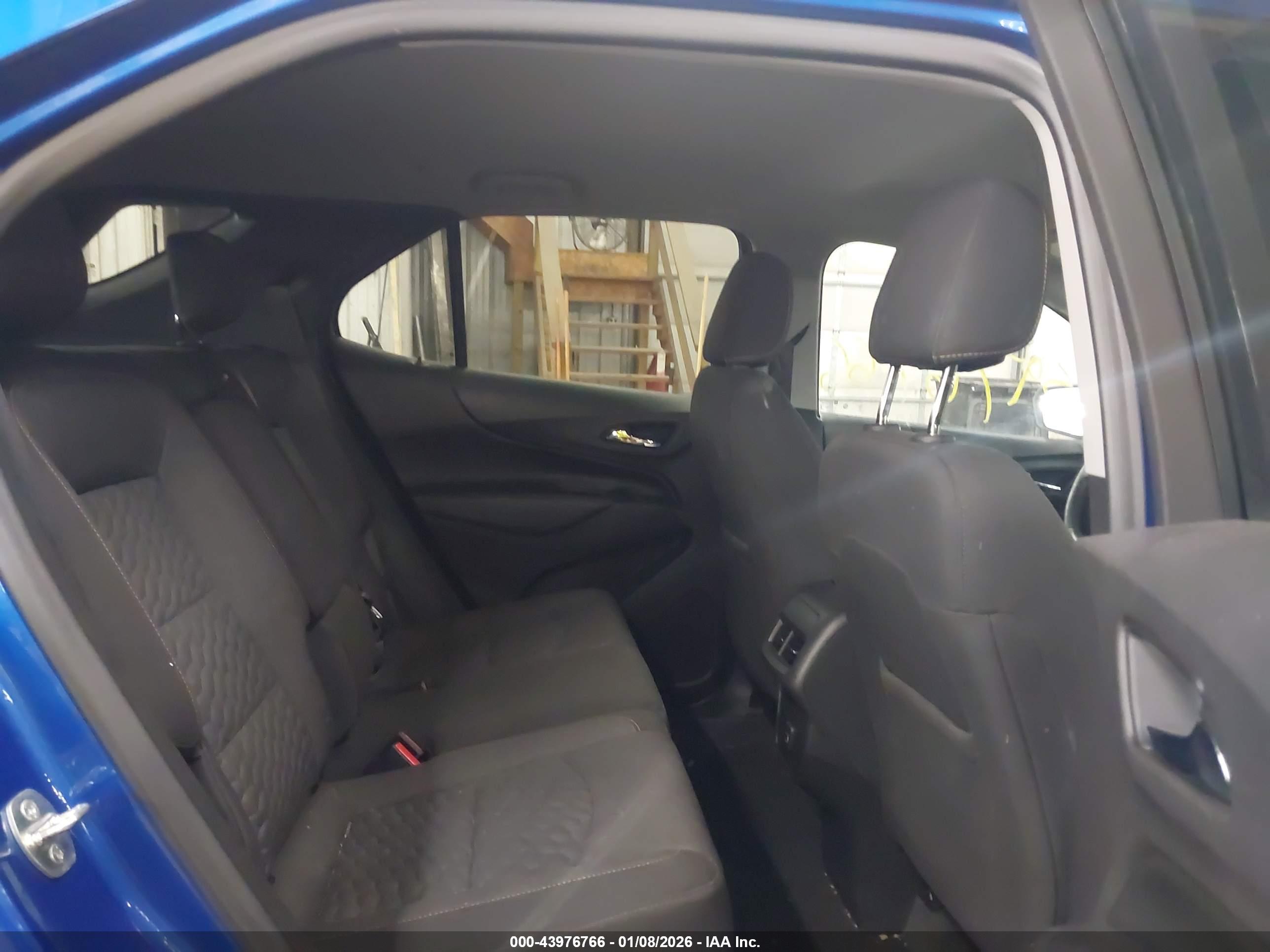 CHEVROLET EQUINOX image 8