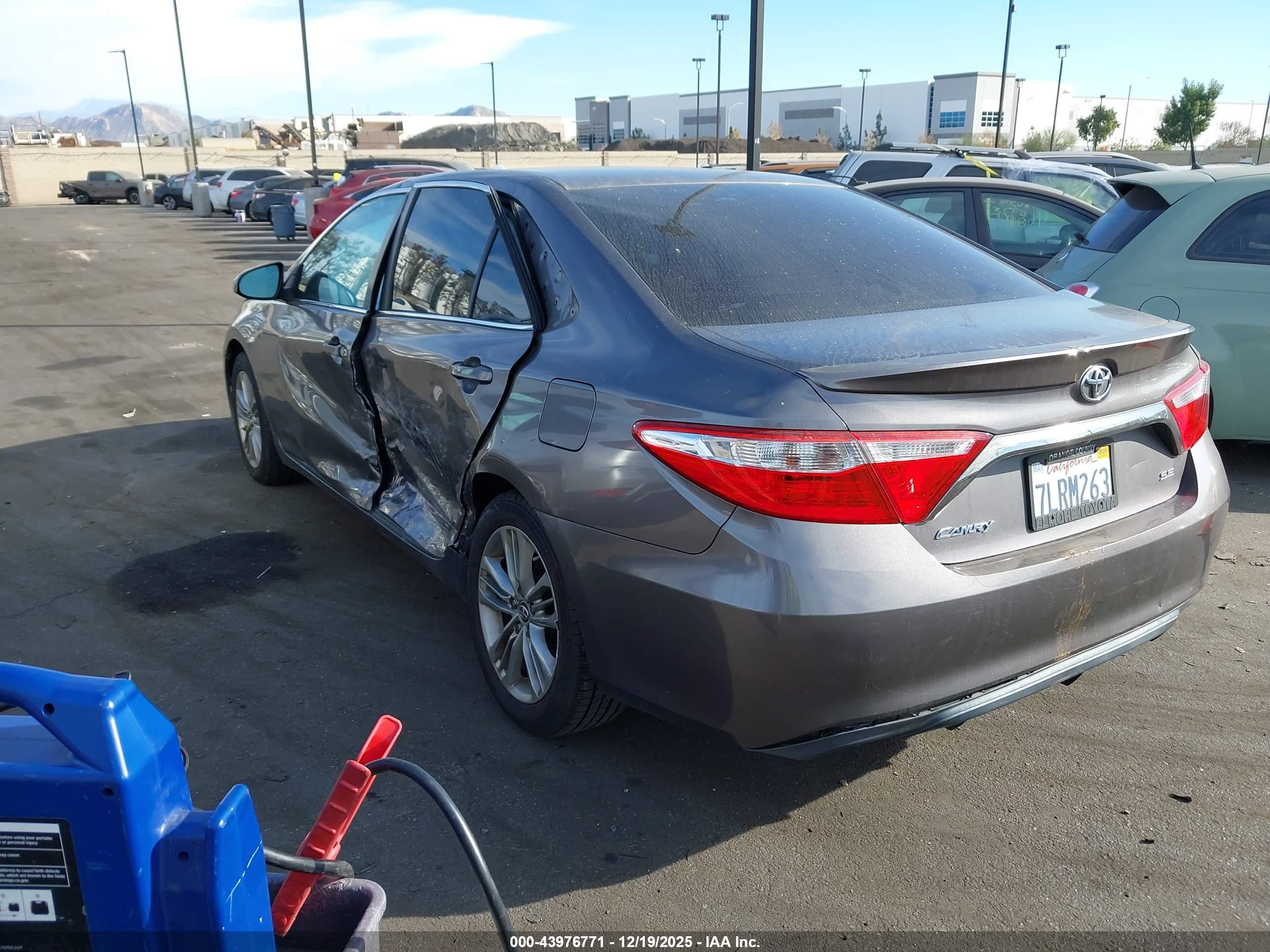 TOYOTA CAMRY image 3