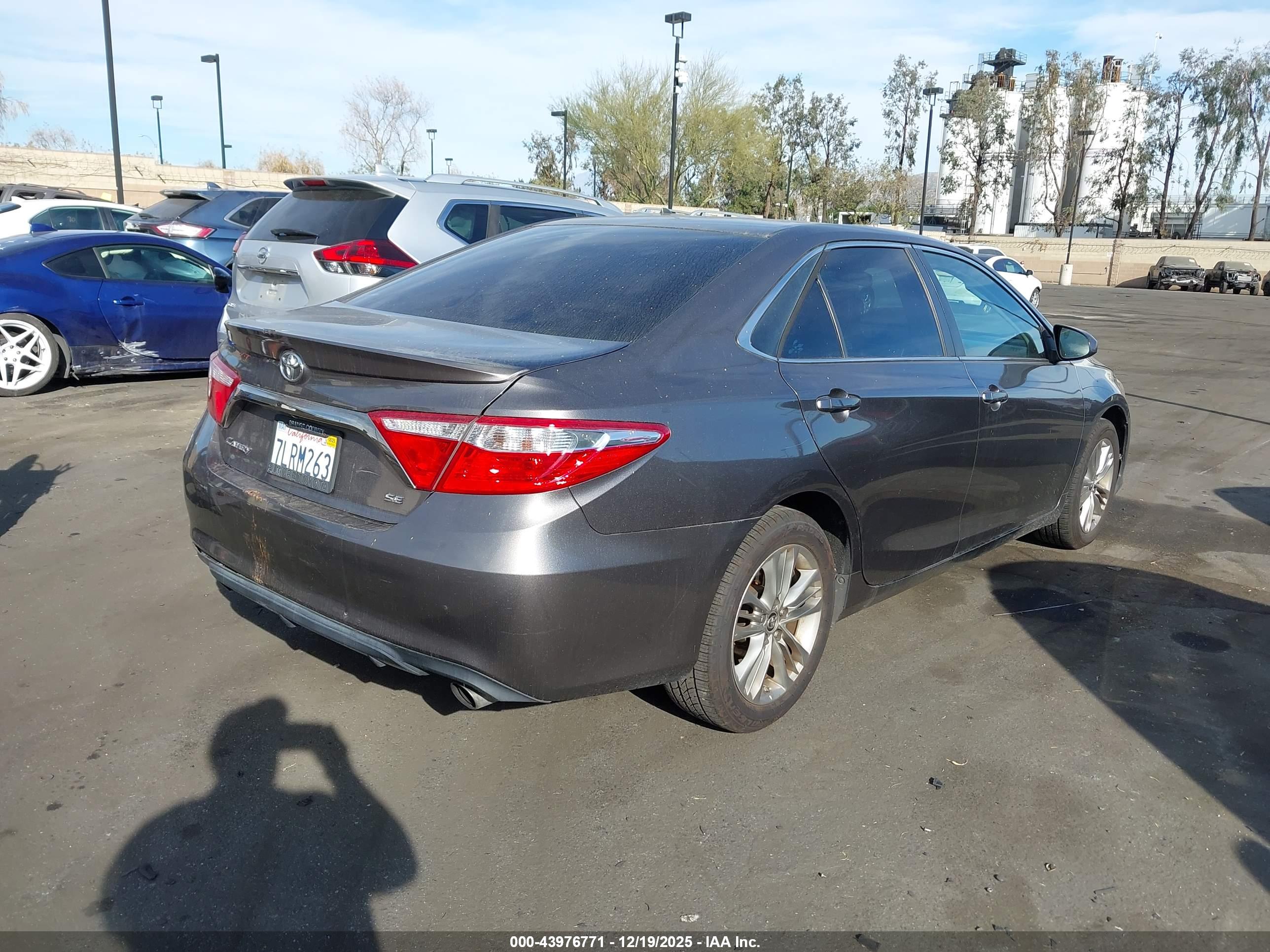 TOYOTA CAMRY image 4
