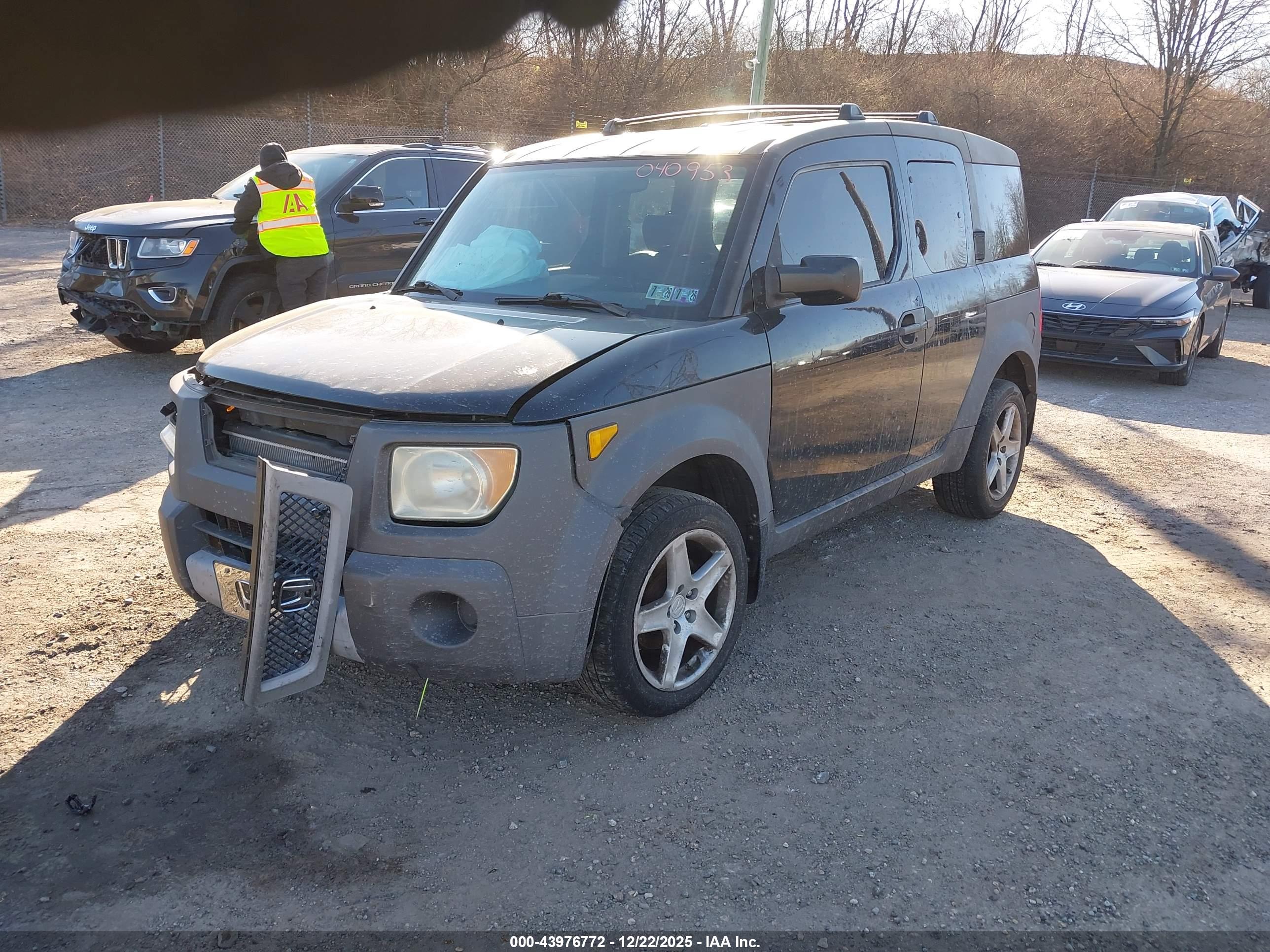 HONDA ELEMENT image 2