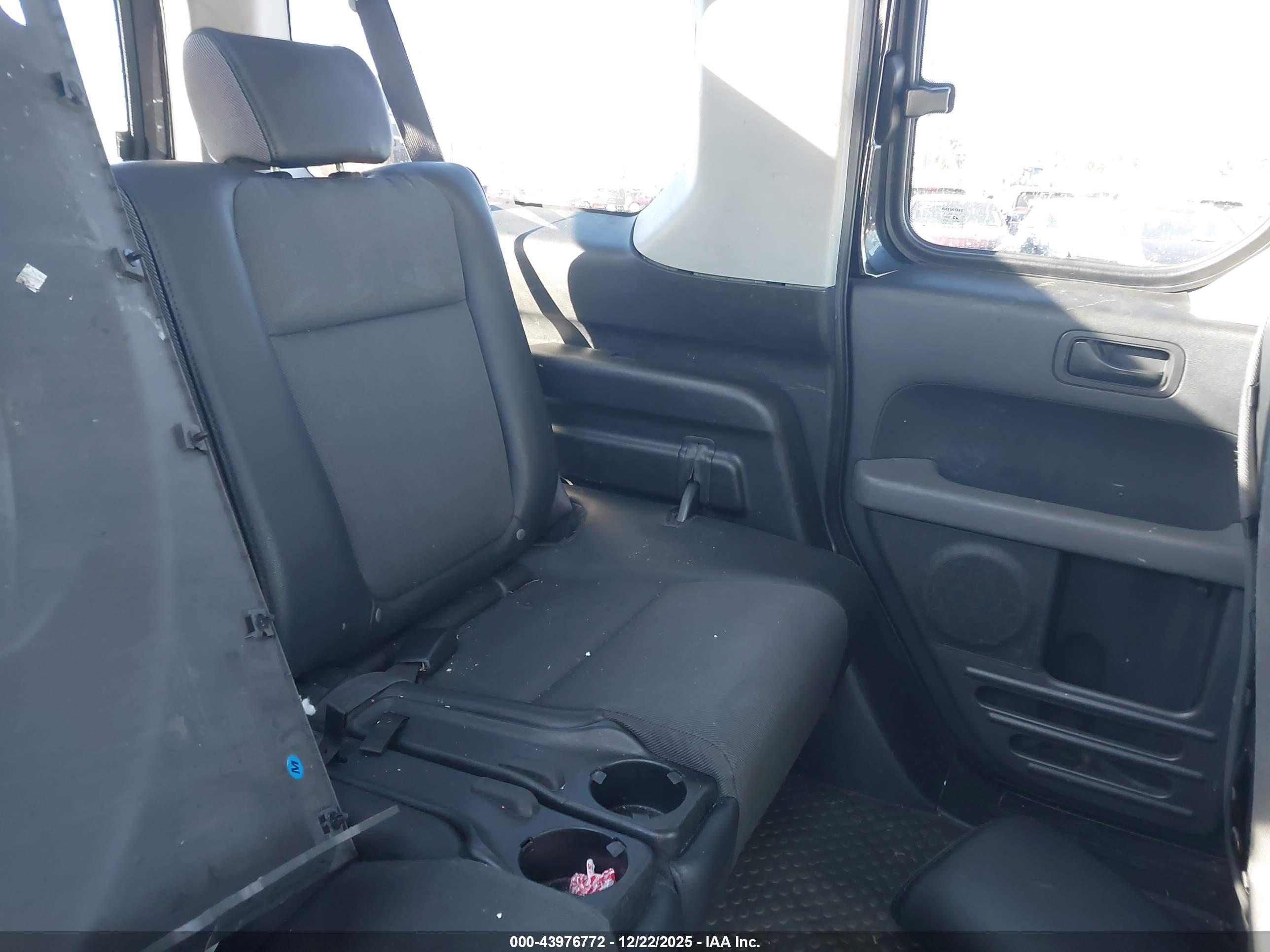 HONDA ELEMENT image 8