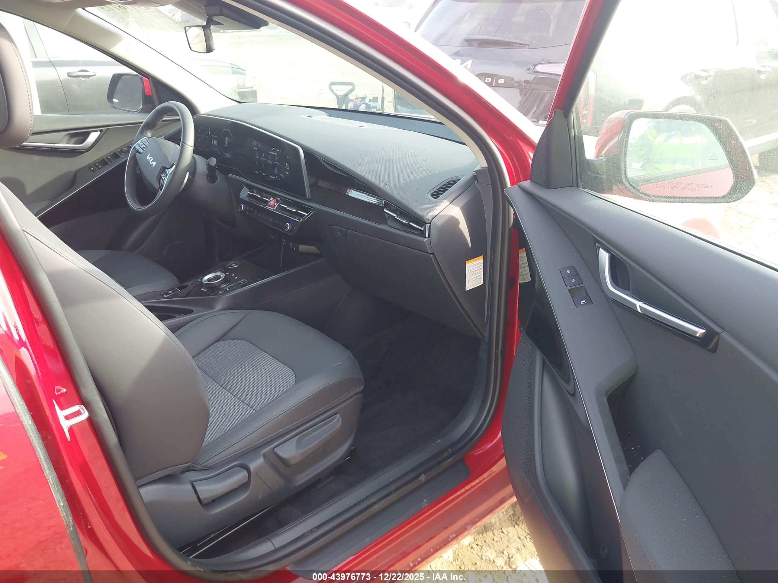 KIA NIRO image 5