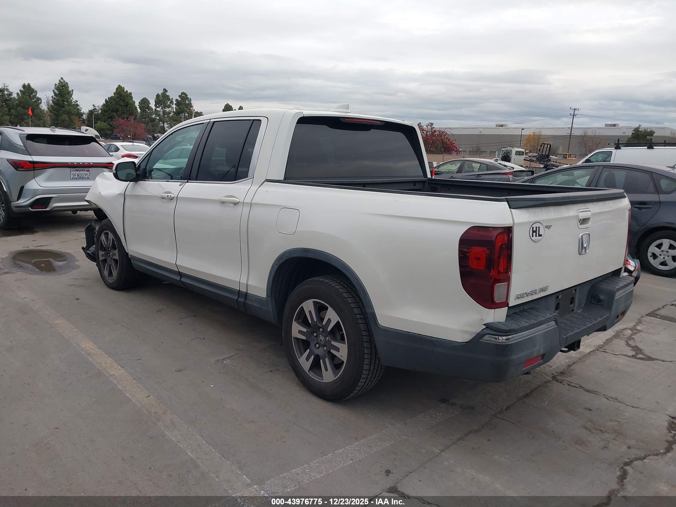 HONDA RIDGELINE image 3