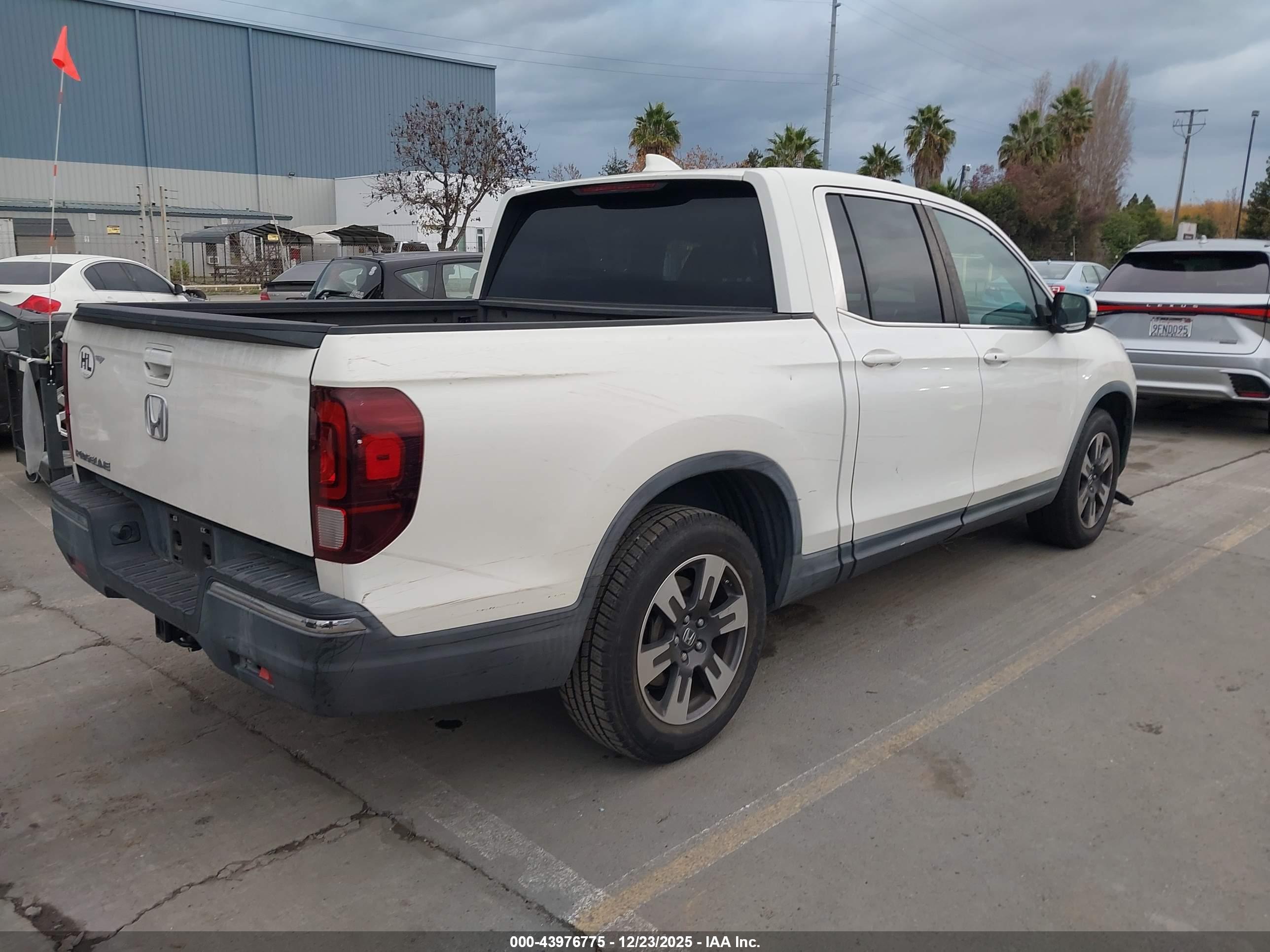 HONDA RIDGELINE image 4