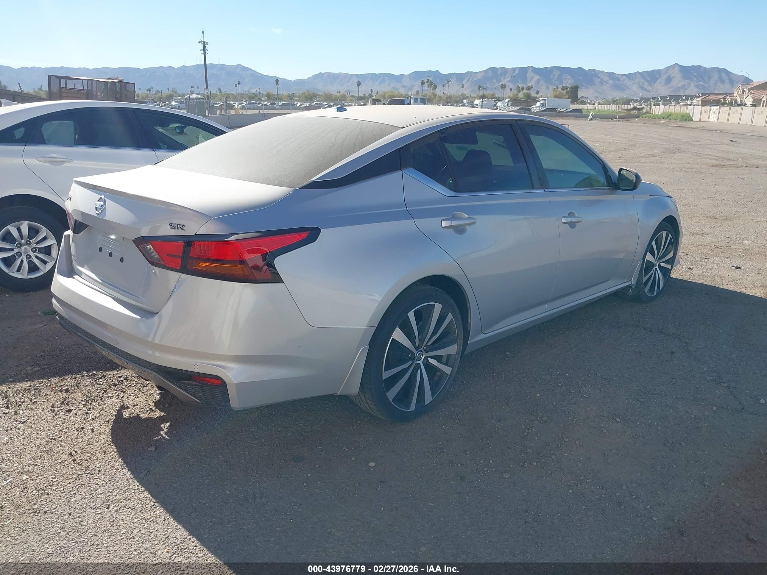 NISSAN ALTIMA image 4