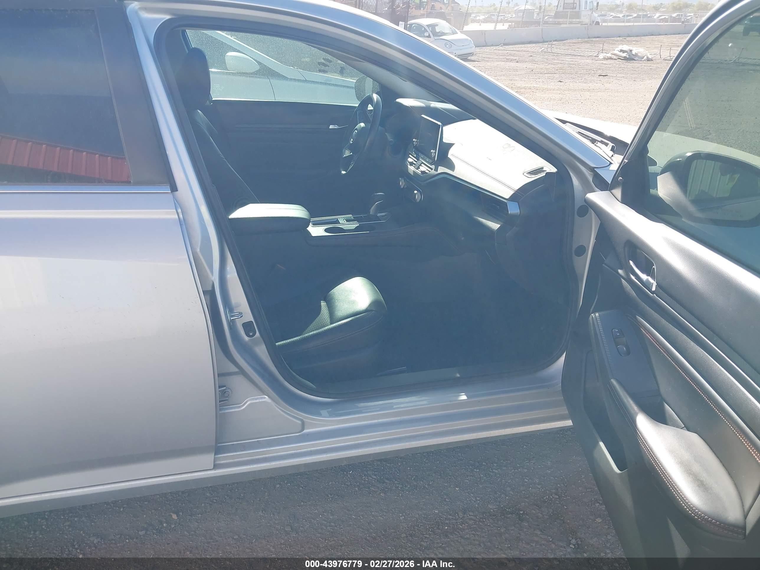 NISSAN ALTIMA image 5