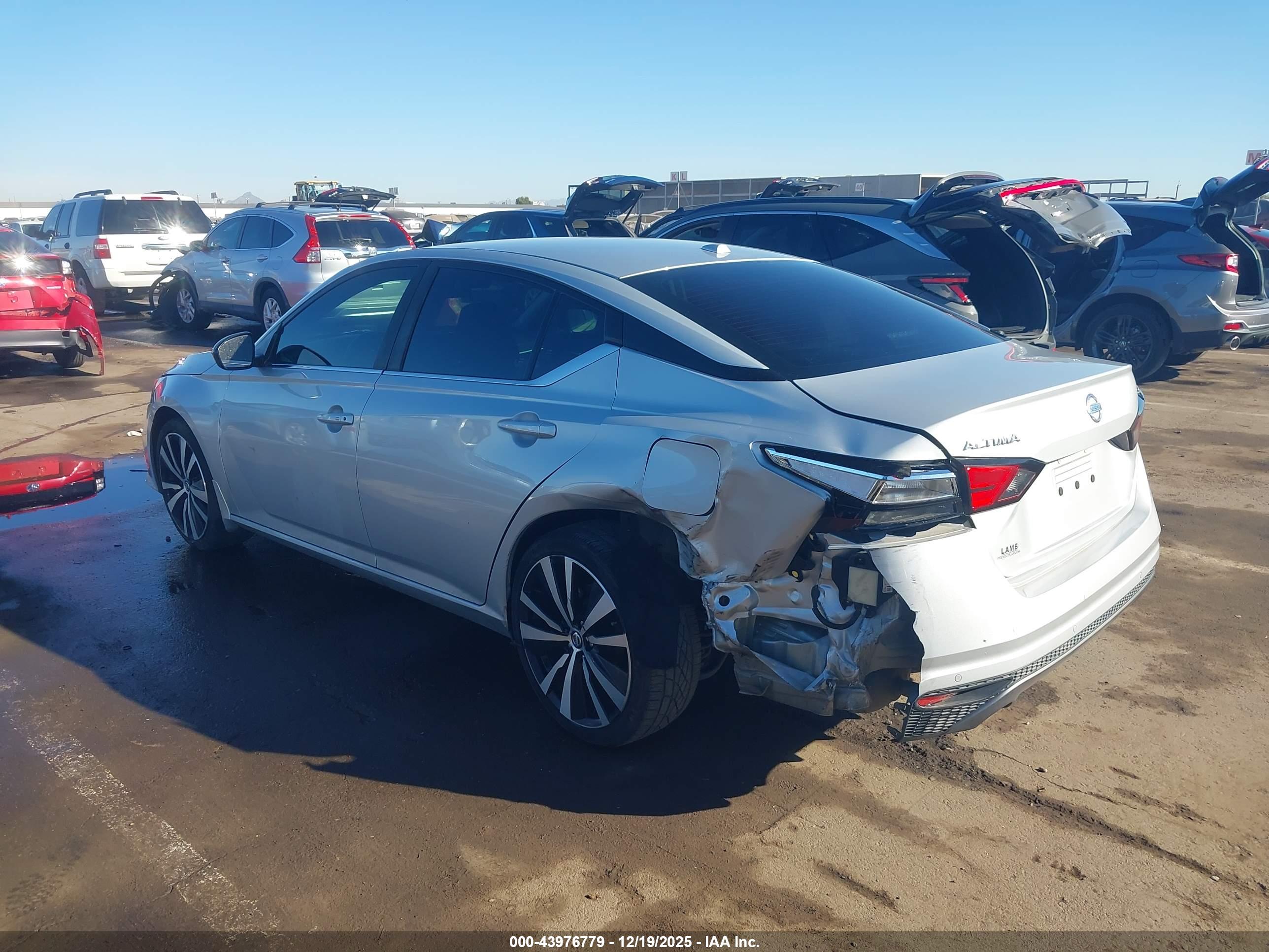 NISSAN ALTIMA image 6