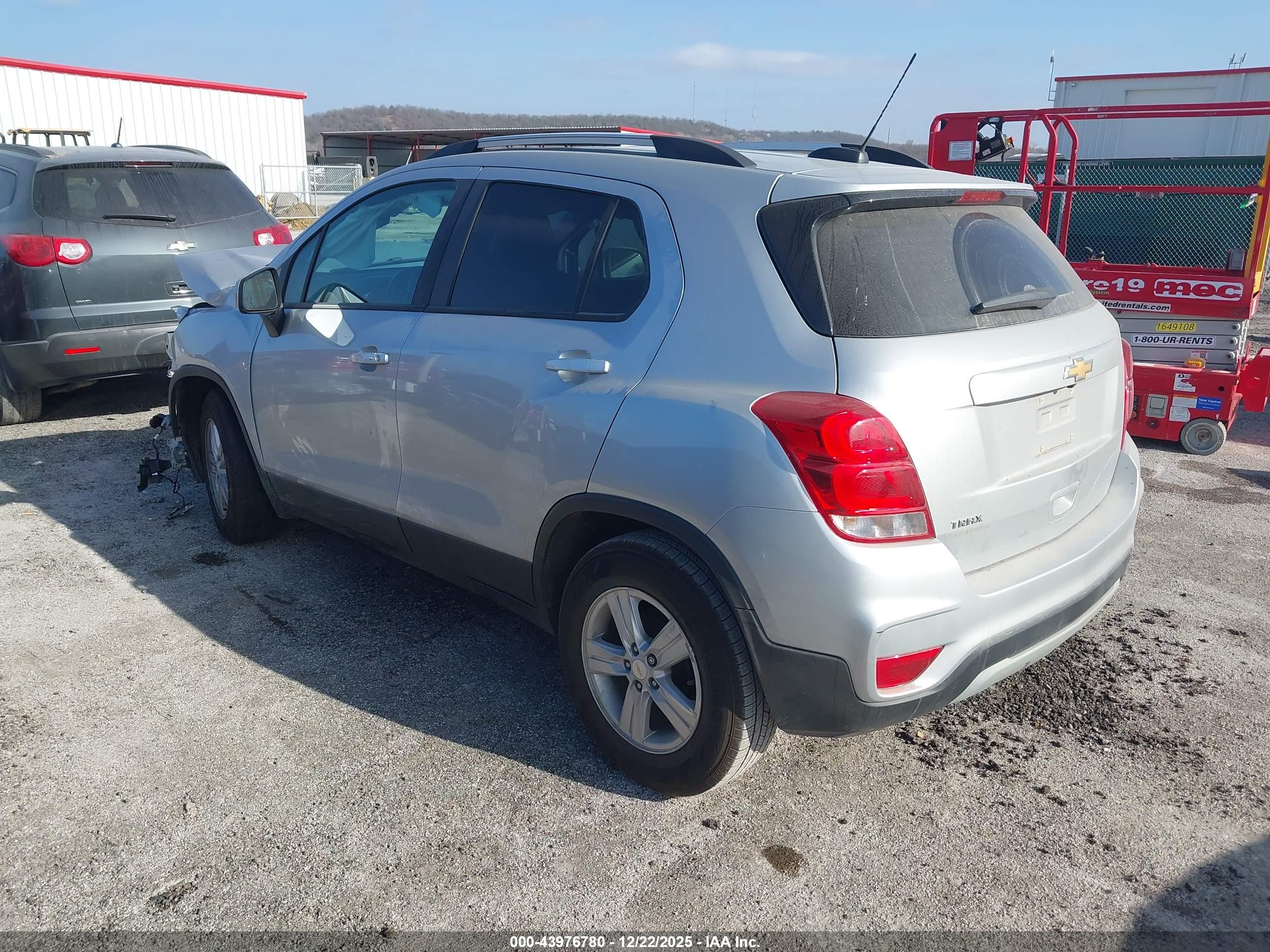 CHEVROLET TRAX image 3