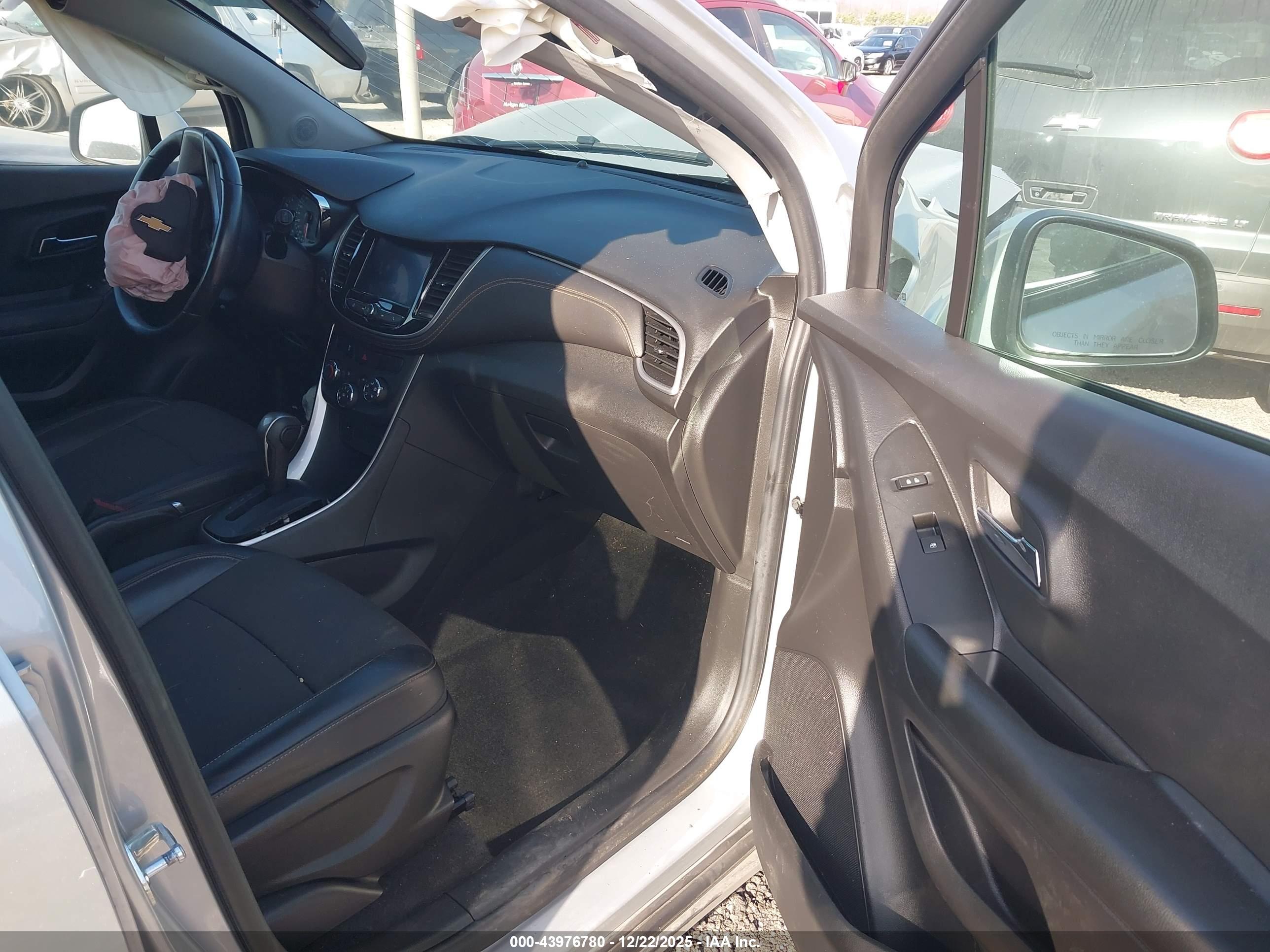 CHEVROLET TRAX image 5