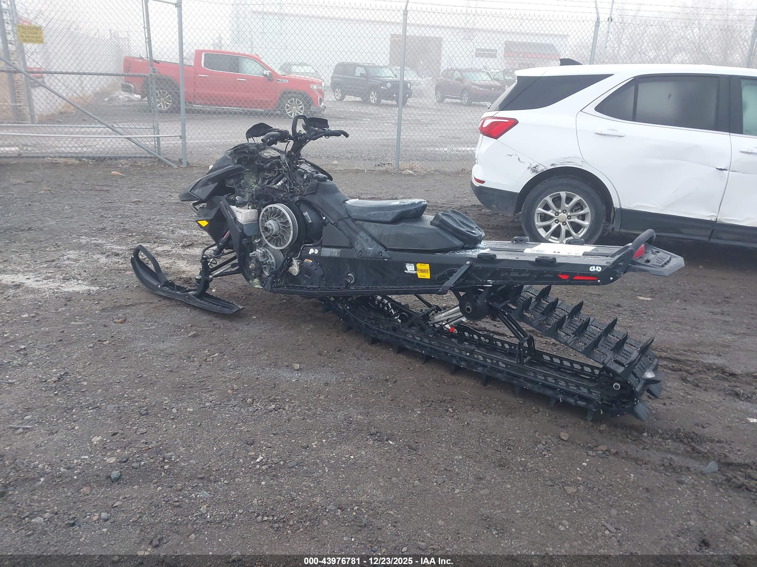 SKI-DOO SUMMIT image 3
