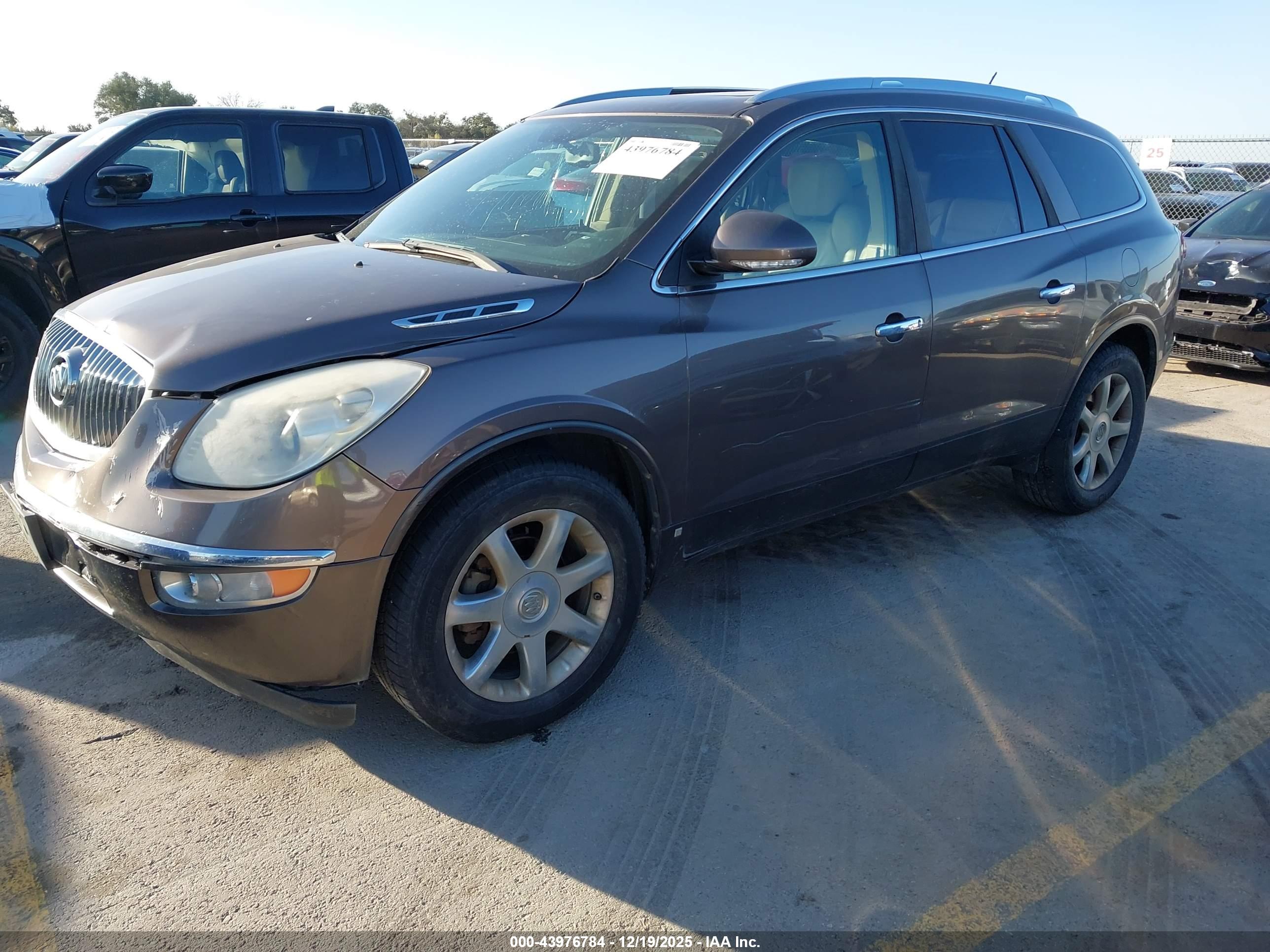 BUICK ENCLAVE image 2