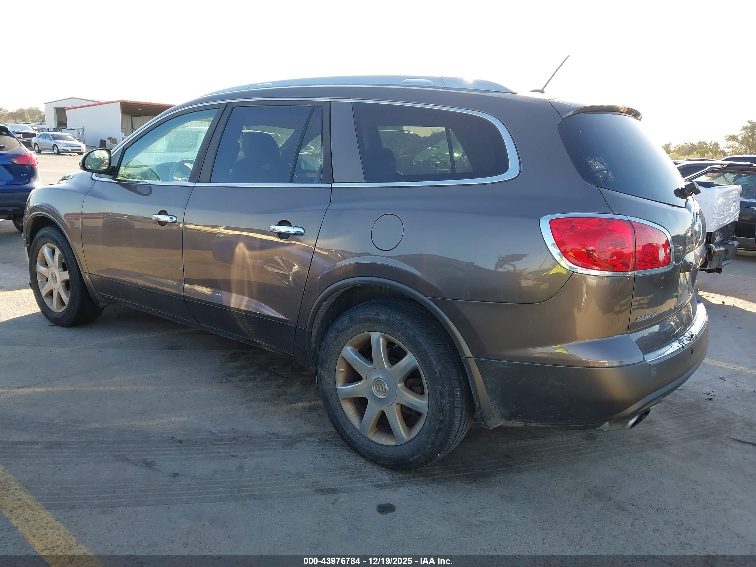 BUICK ENCLAVE image 3